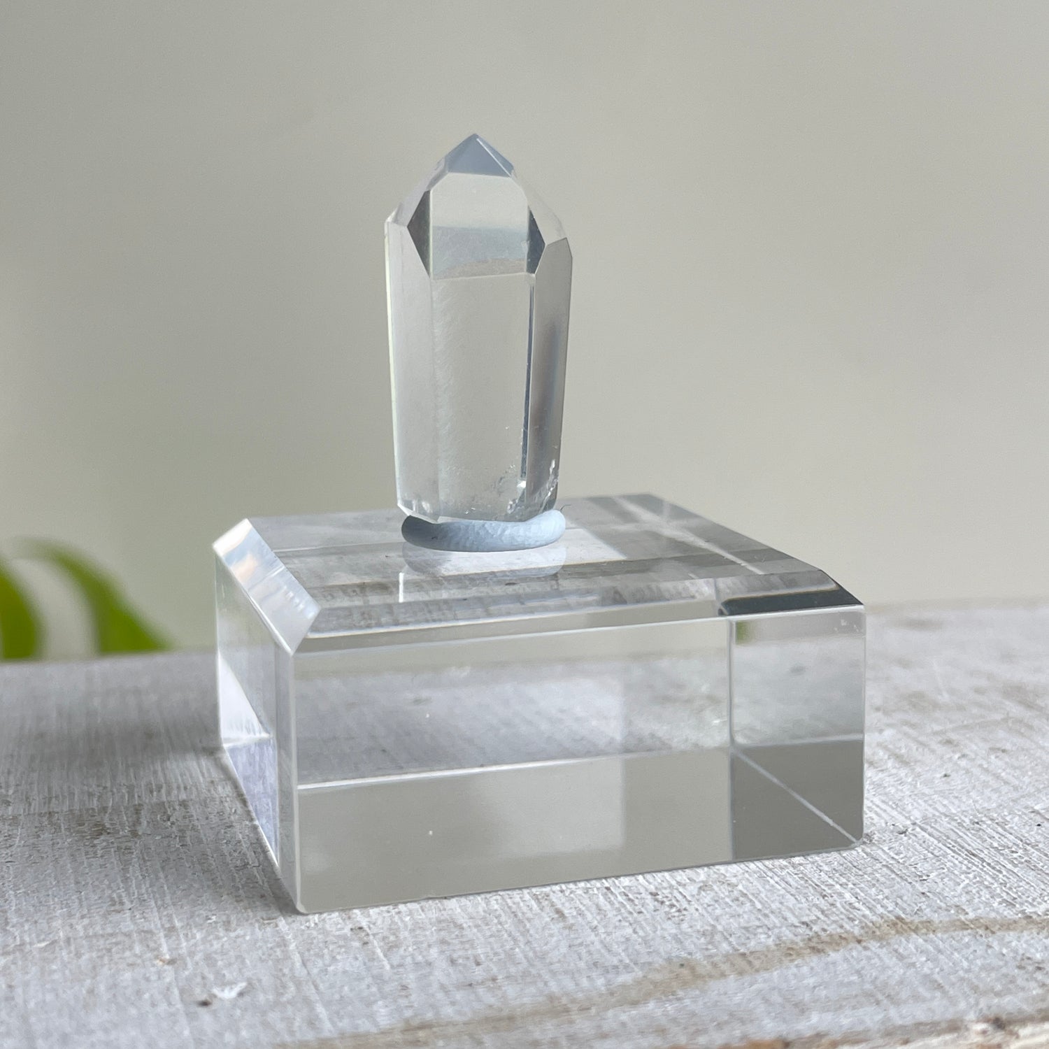 Phantom Quartz Generator Med