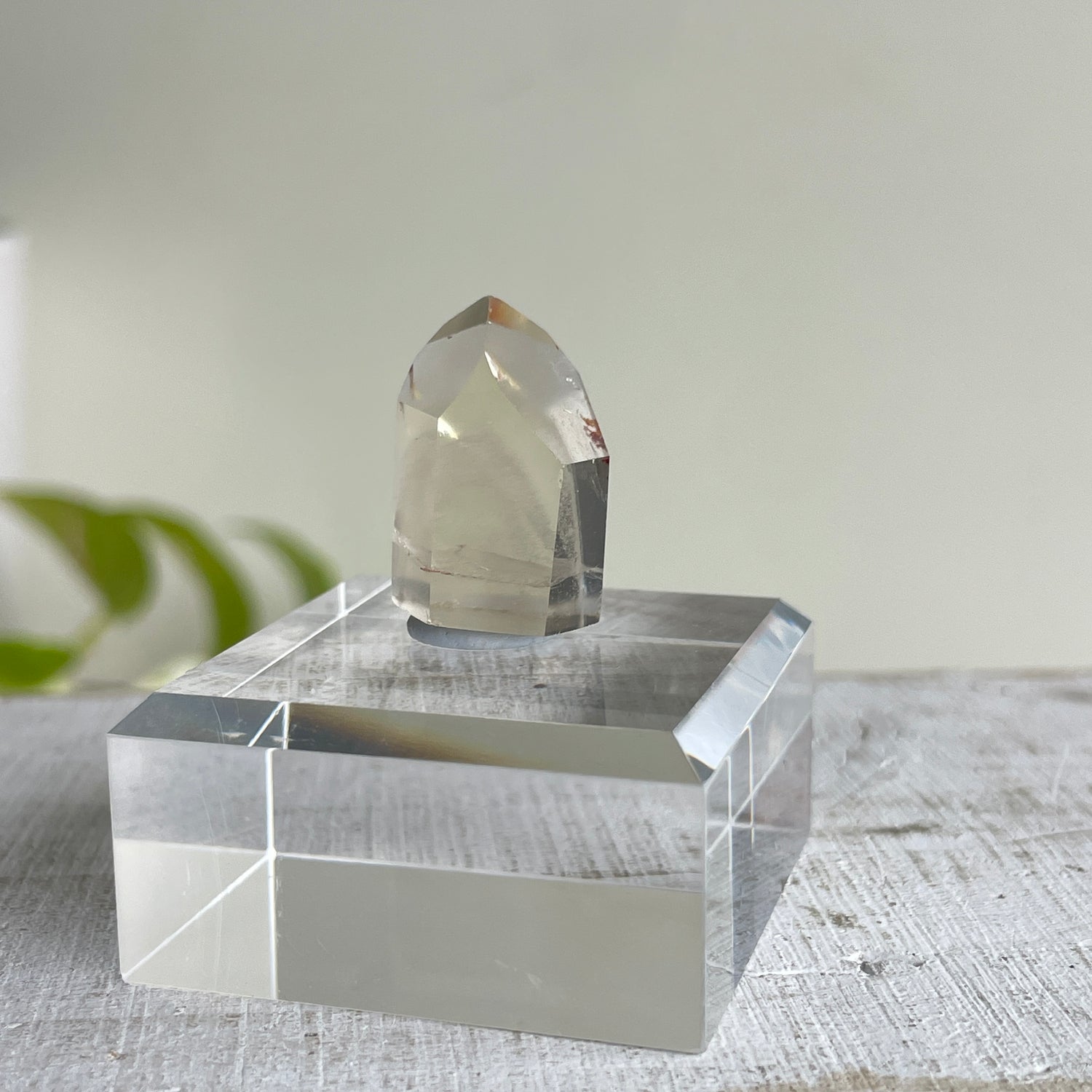 Phantom Quartz Generator Med