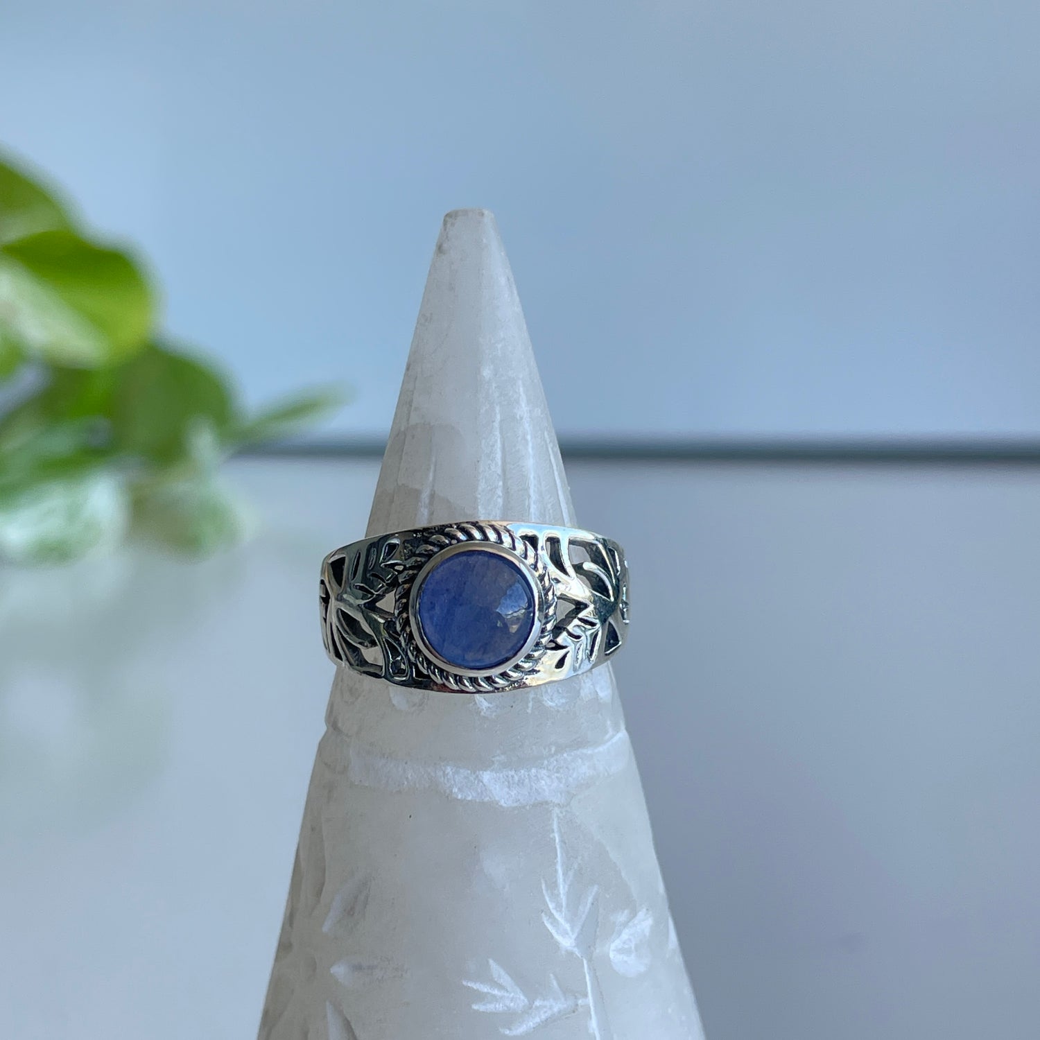 Tanzanite Round Ring Sz8