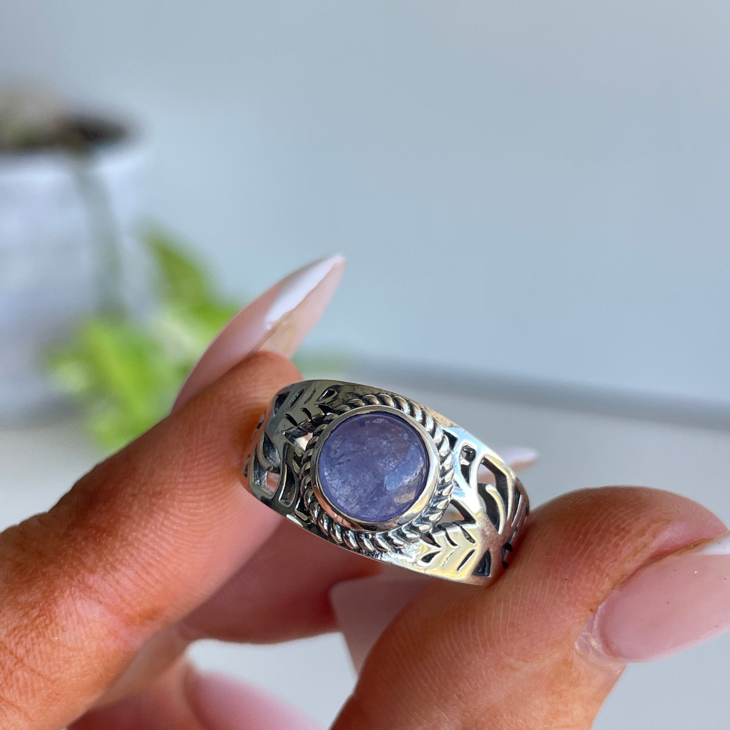 Tanzanite Round Ring Sz8