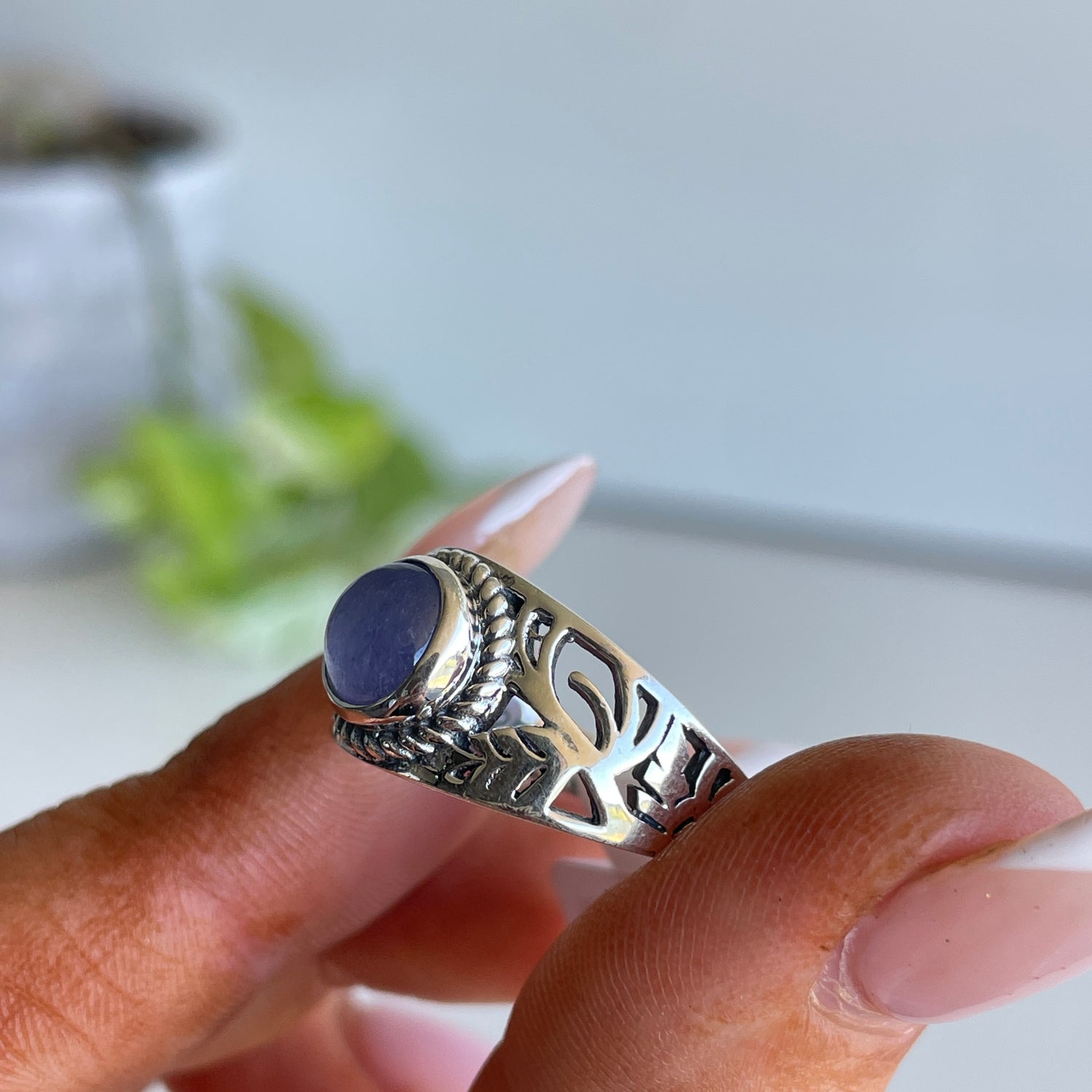 Tanzanite Round Ring Sz8
