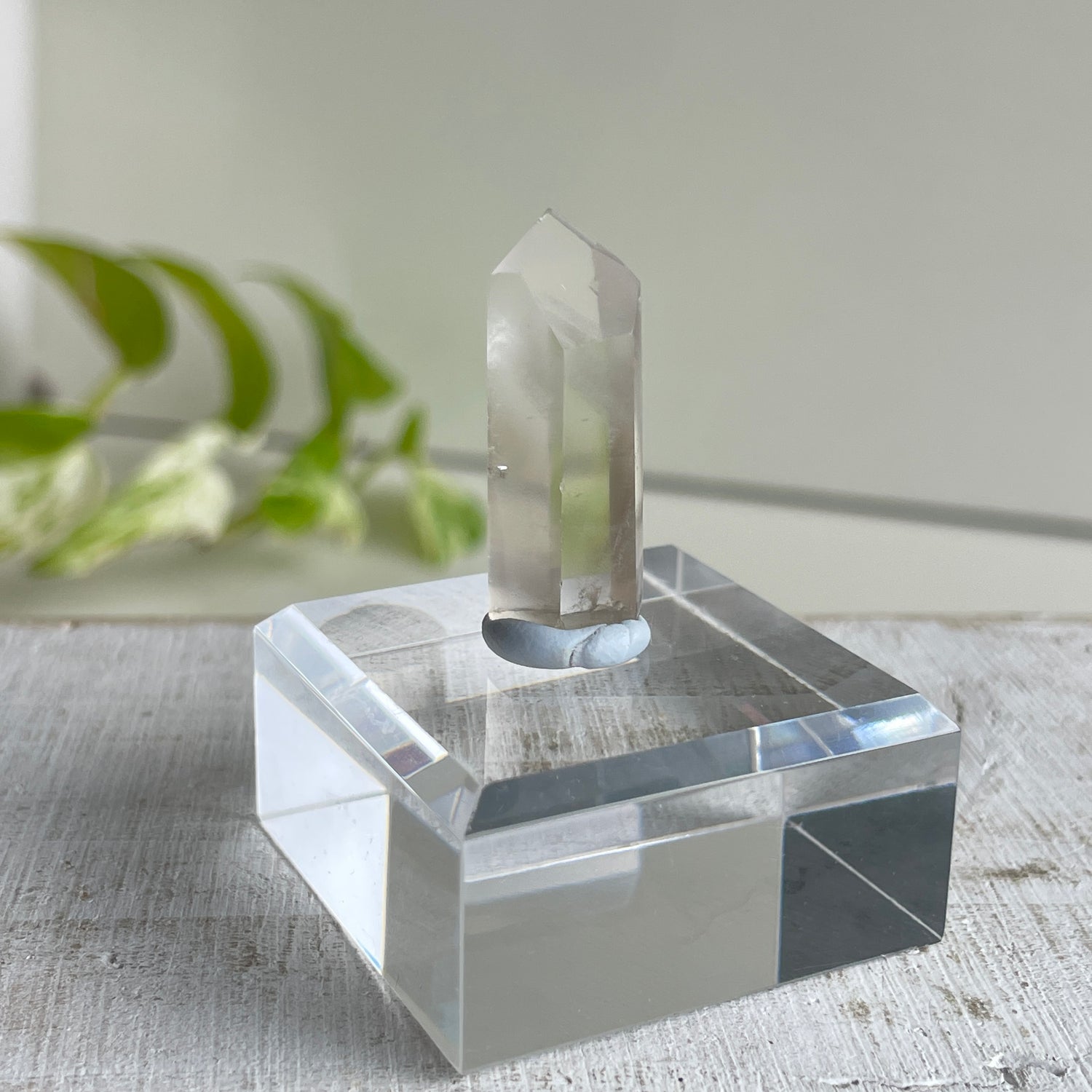 Phantom Quartz Generator Med