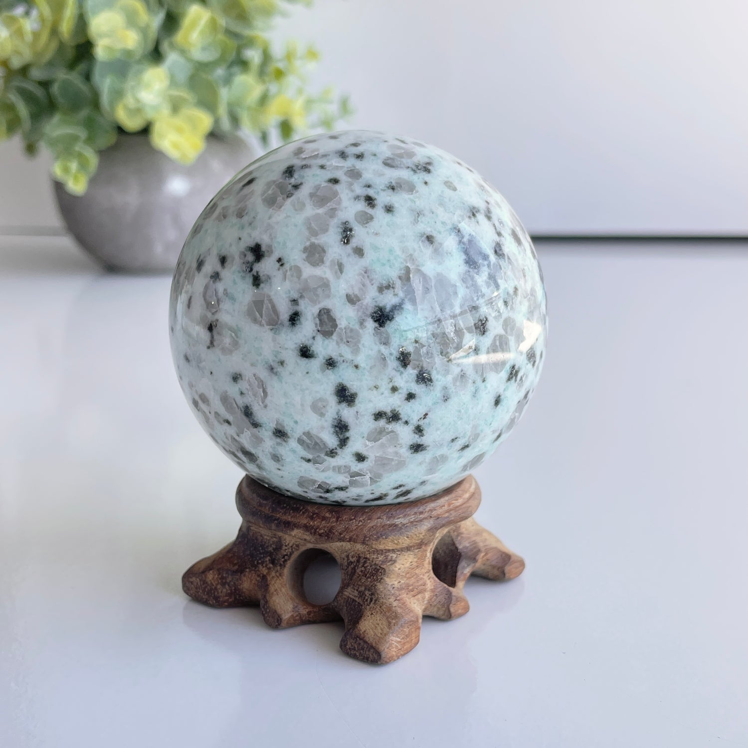 Kiwi Jasper Sphere 6.4cm