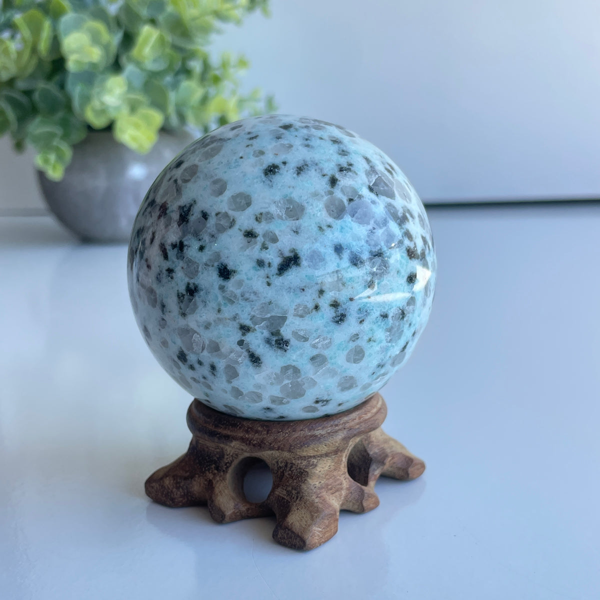 Kiwi Jasper Sphere 6.4cm