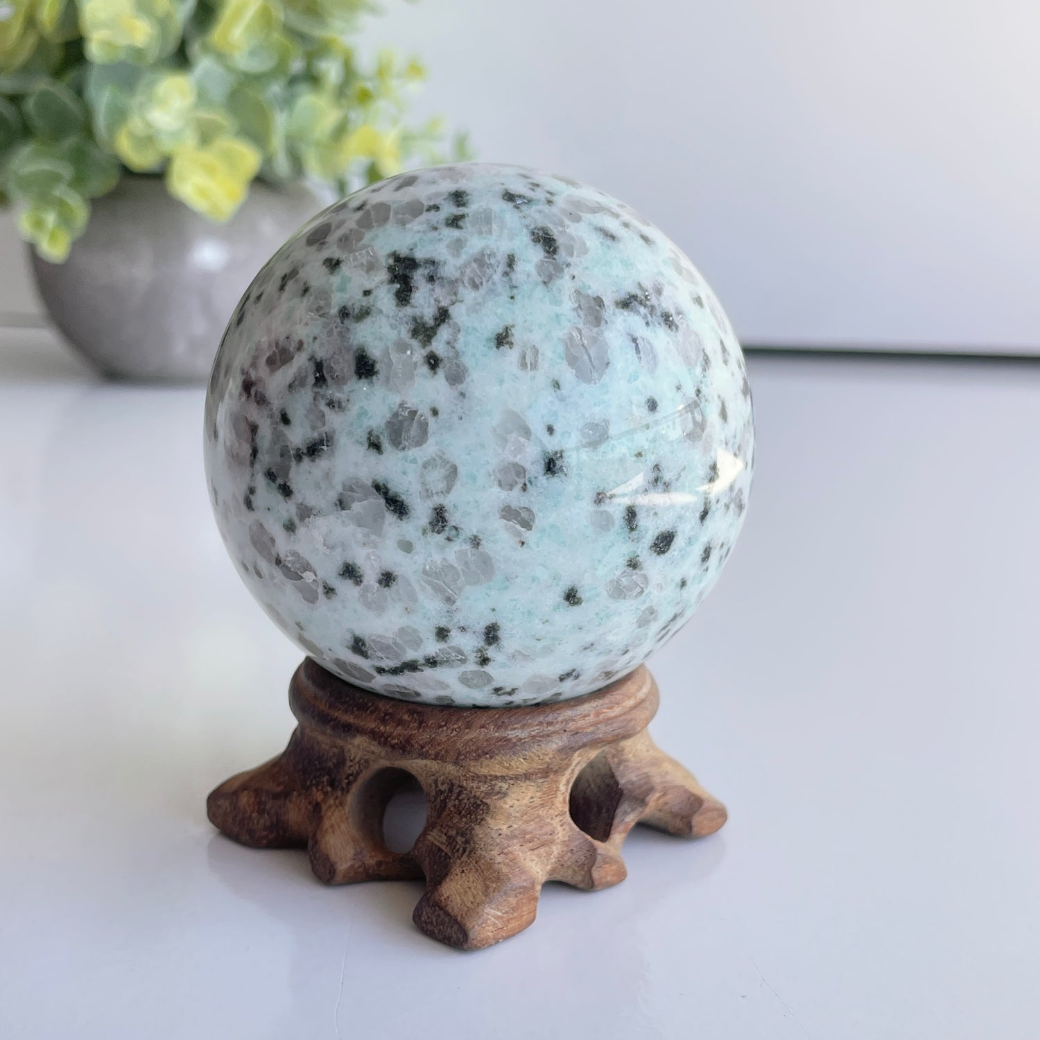 Kiwi Jasper Sphere 6.2cm