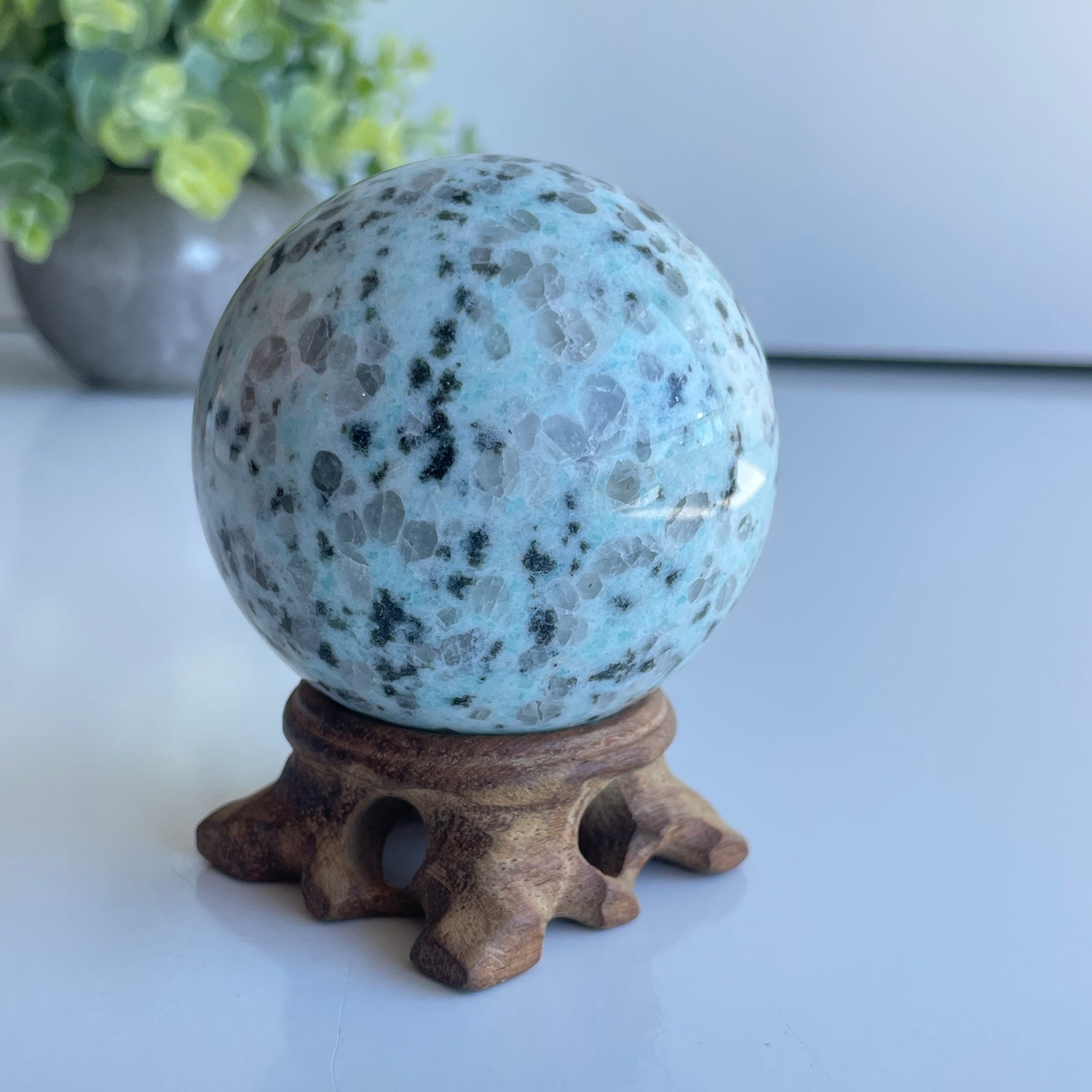 Kiwi Jasper Sphere 6.2cm