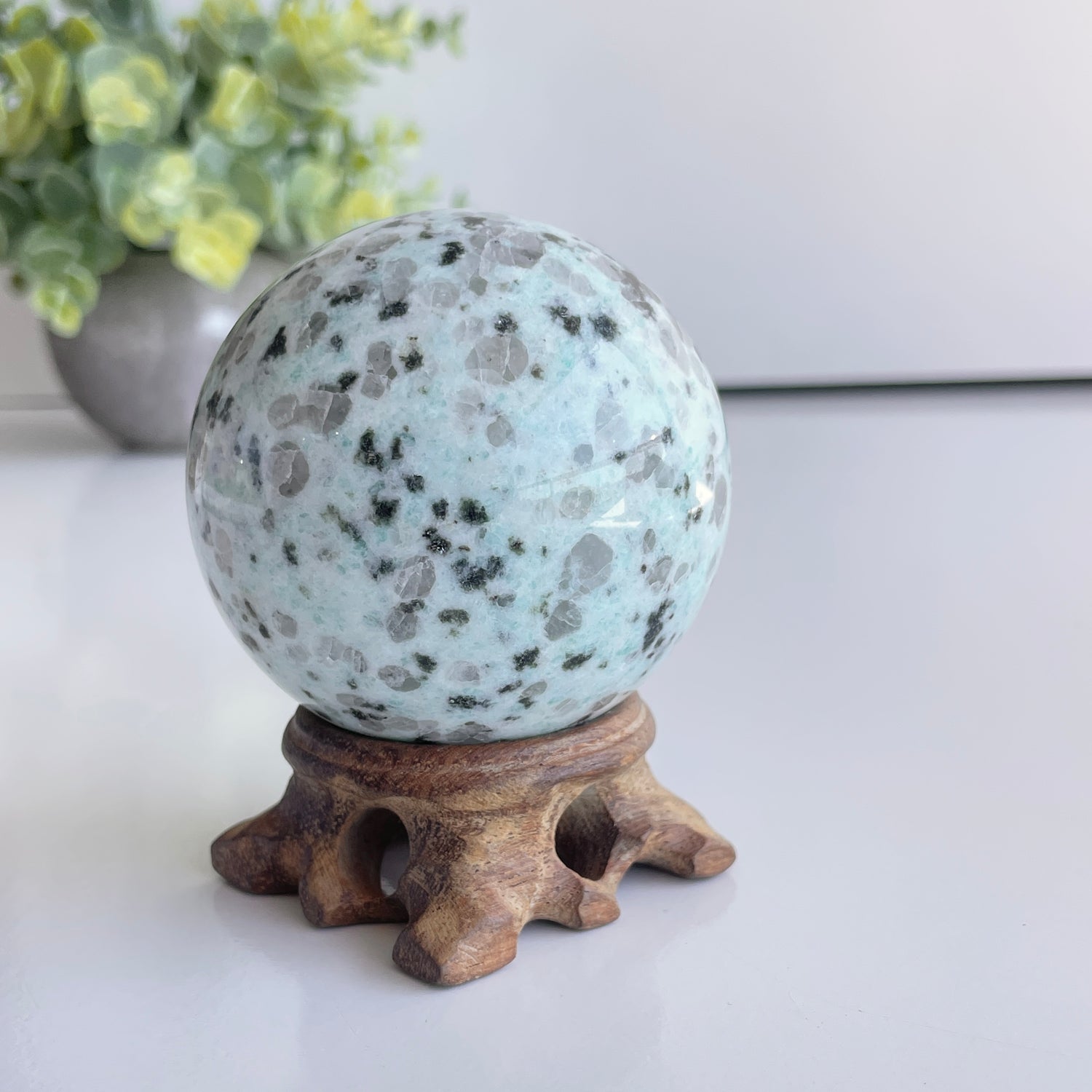 Kiwi Jasper Sphere 6.1cm