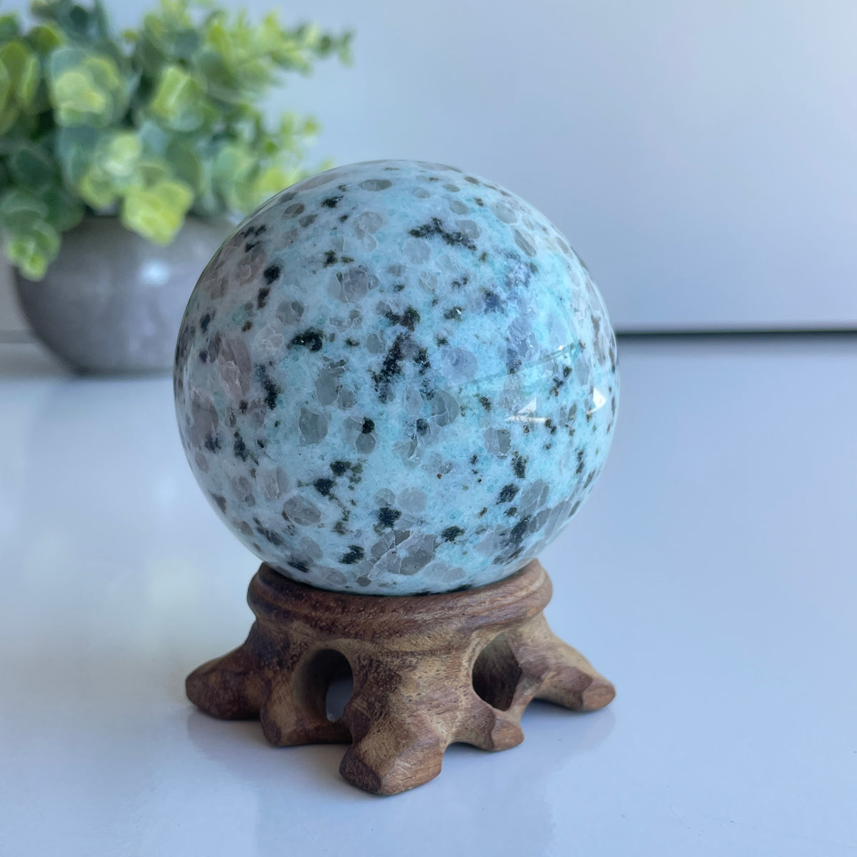 Kiwi Jasper Sphere 6.1cm