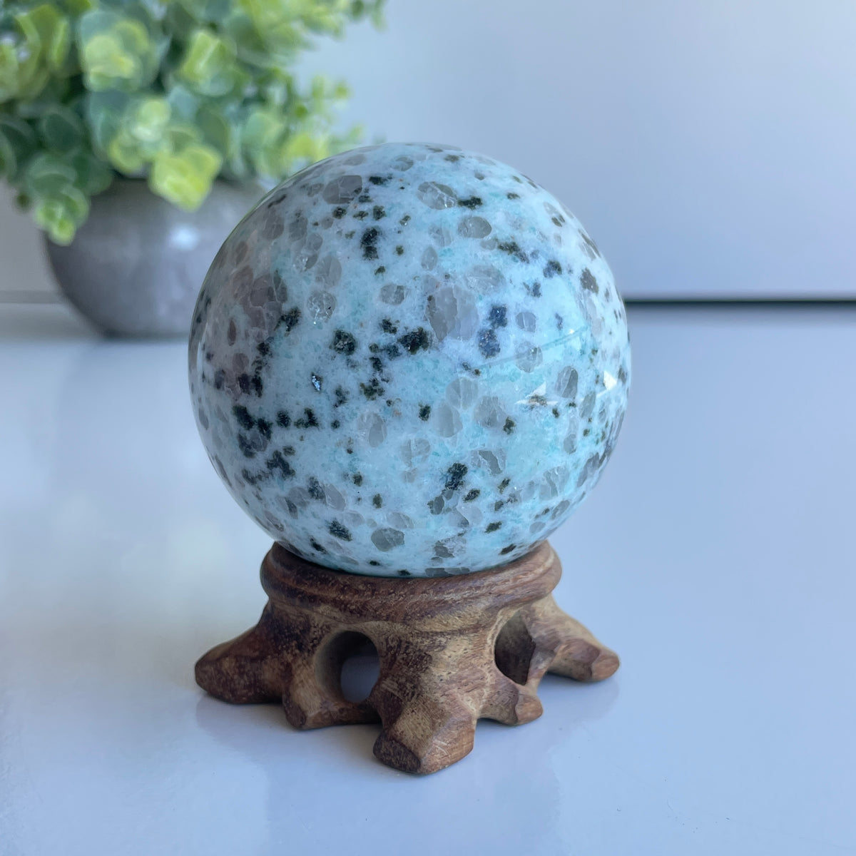 Kiwi Jasper Sphere 6.1cm