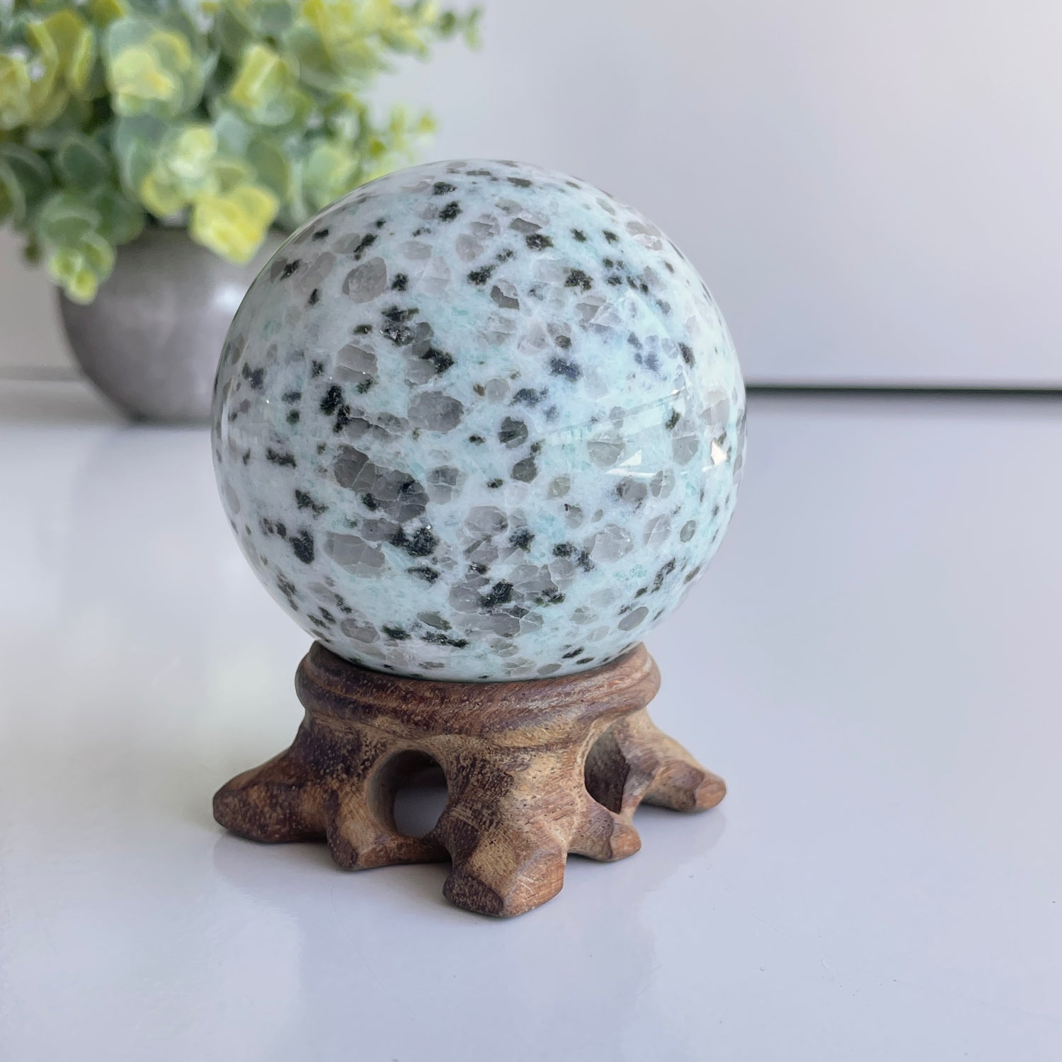 Kiwi Jasper Sphere 6.2cm