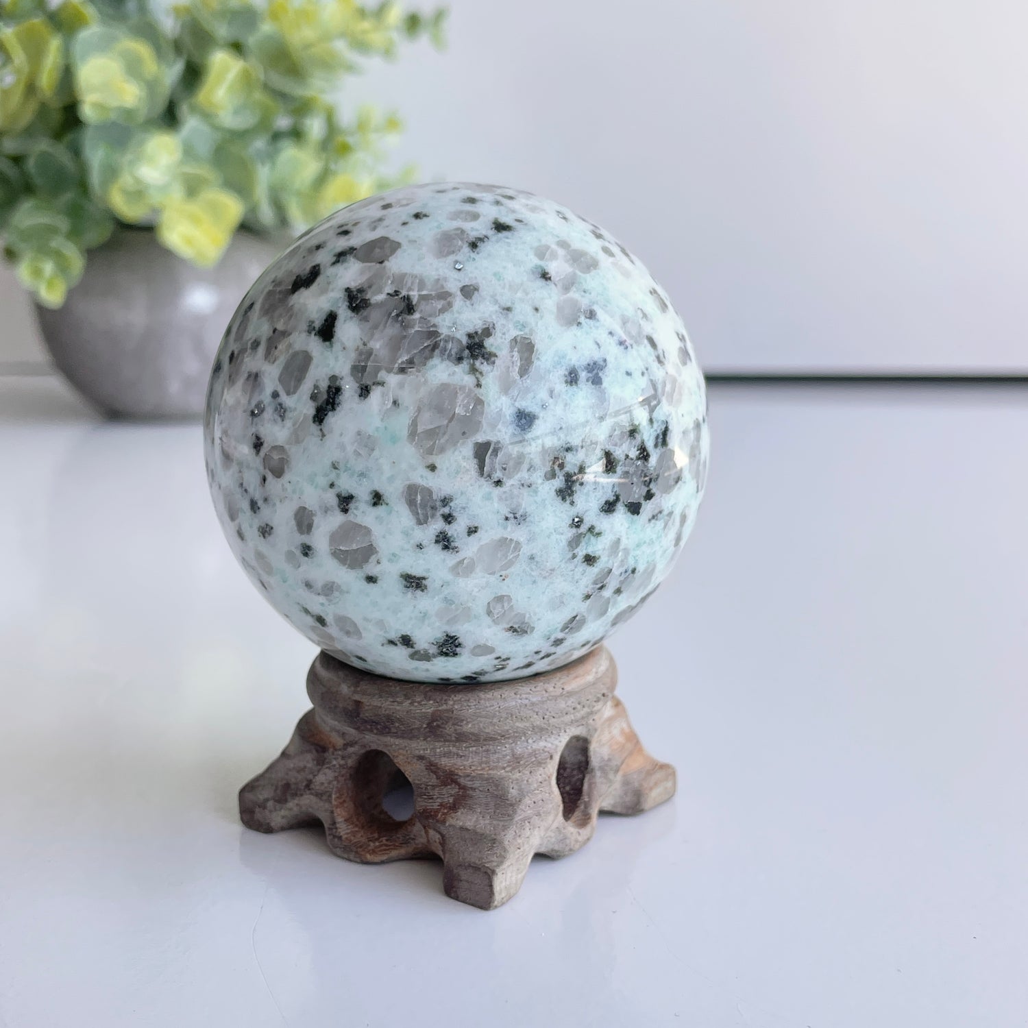 Kiwi Jasper Sphere 6.1cm