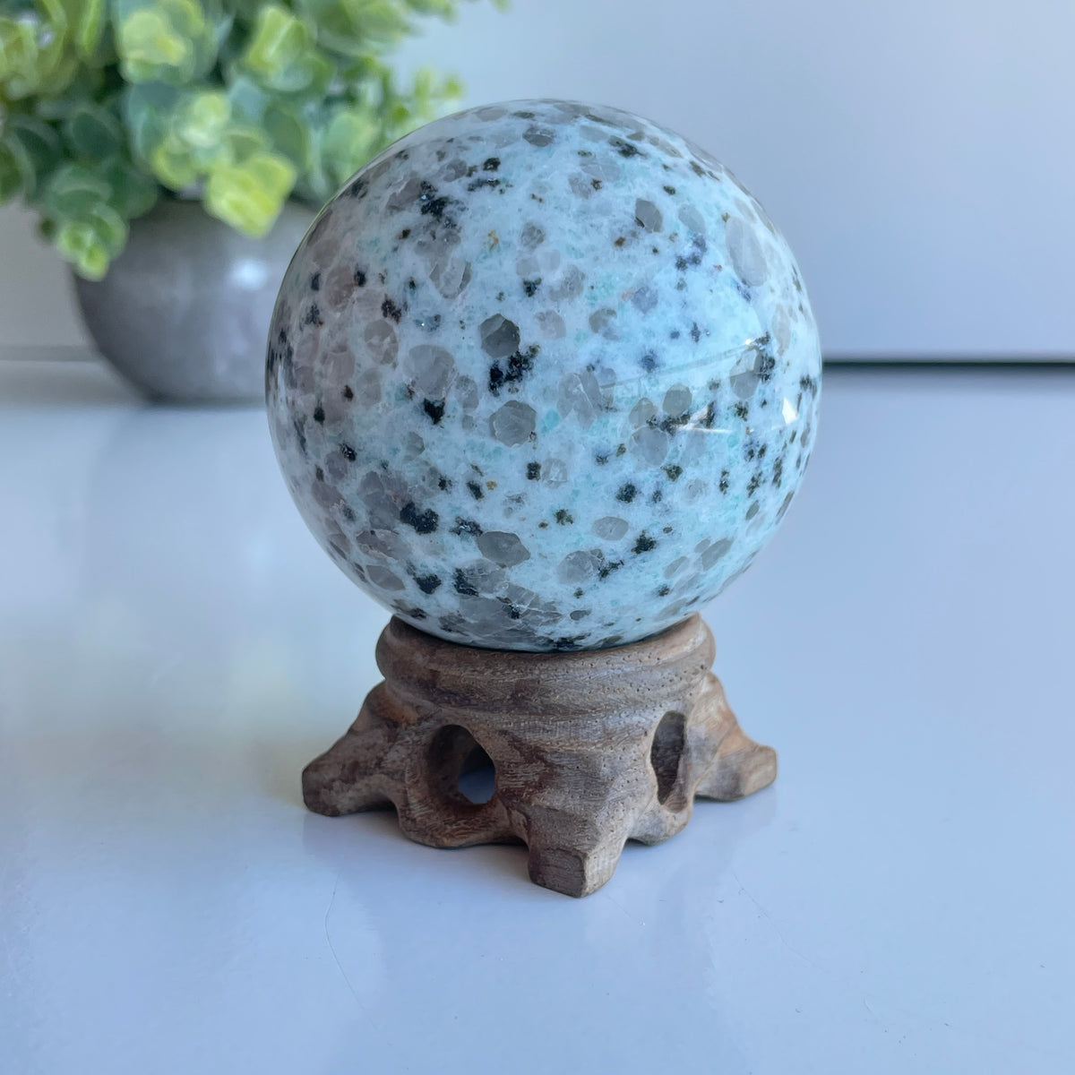 Kiwi Jasper Sphere 6.1cm