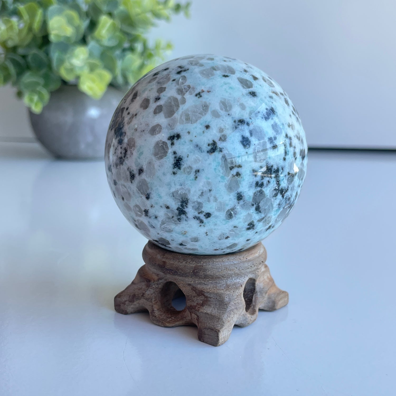 Kiwi Jasper Sphere 6.1cm