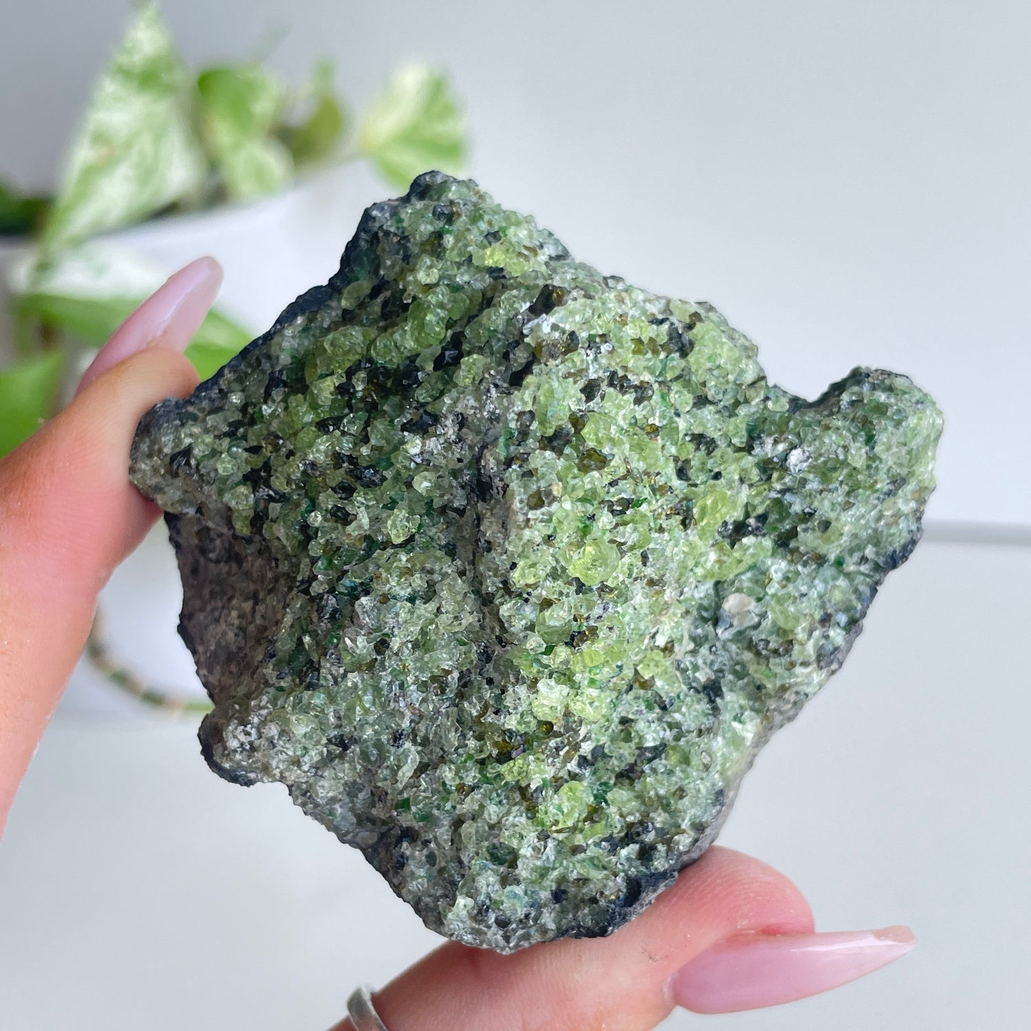 Peridot On Lava Pce 156g
