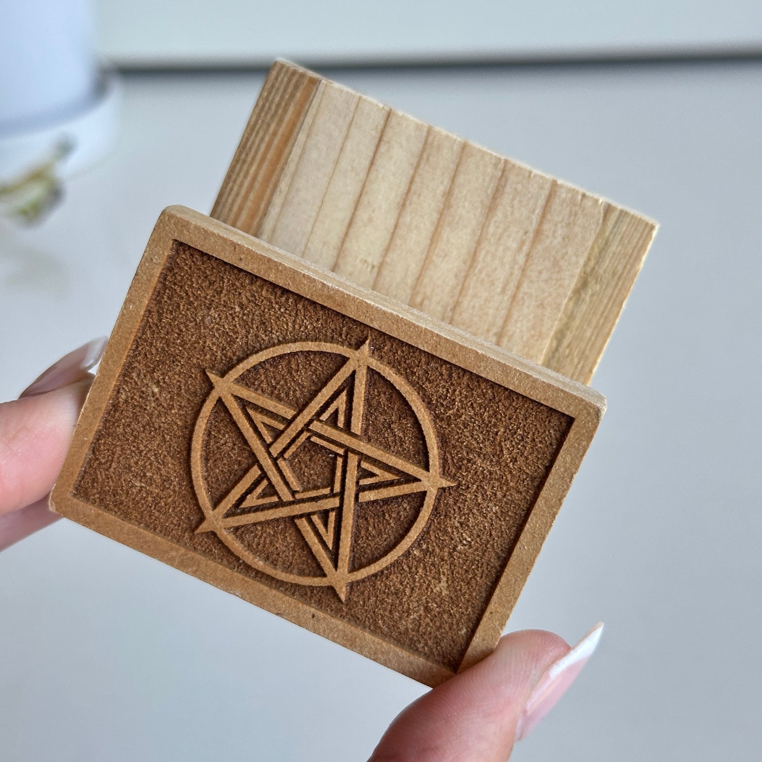 Crystal Or Card Stand With Pentagram 30152031