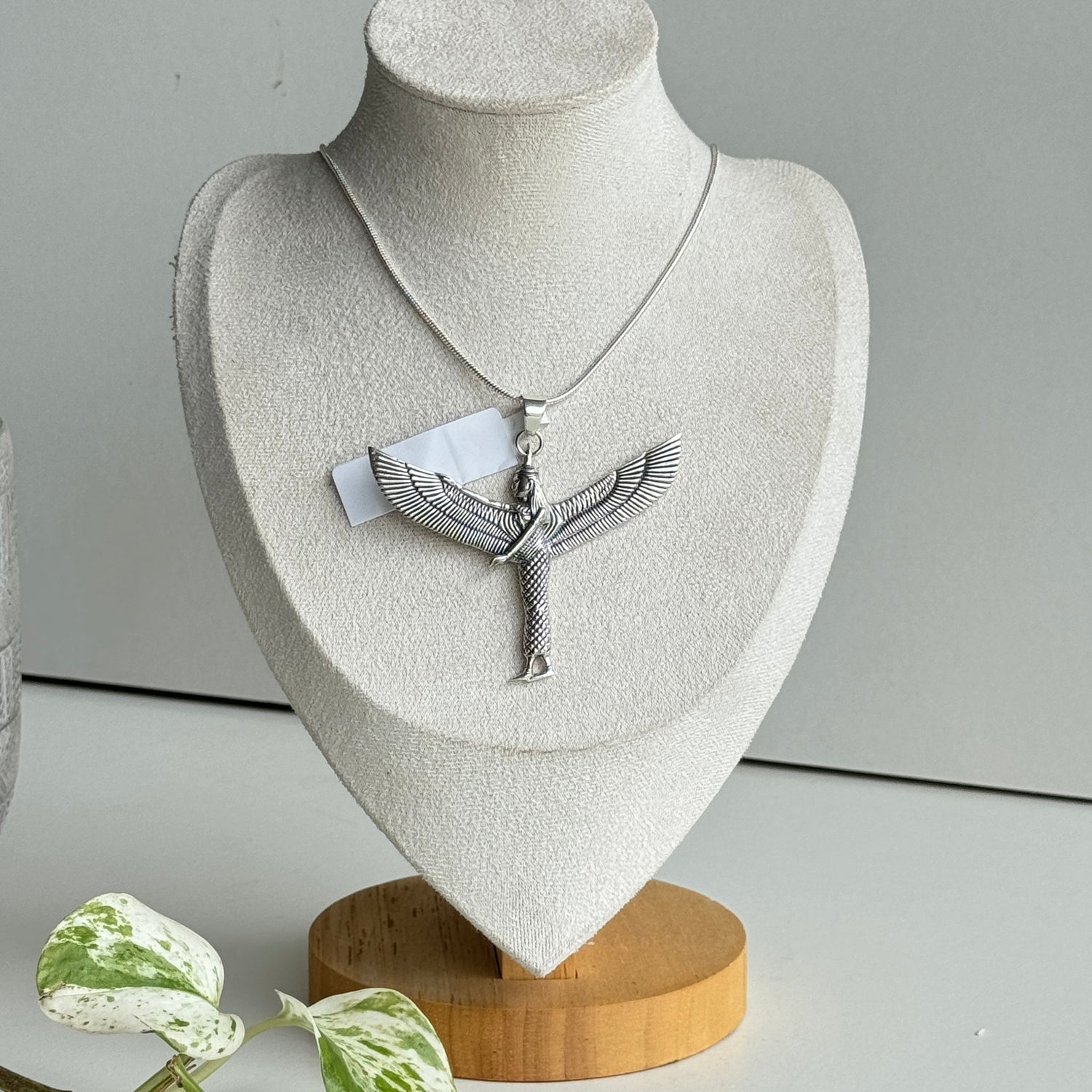 Isis Lge Pendant