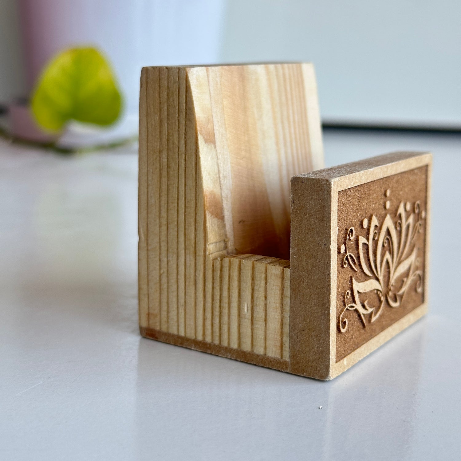 Crystal Or Card Stand With Lotus 30152030