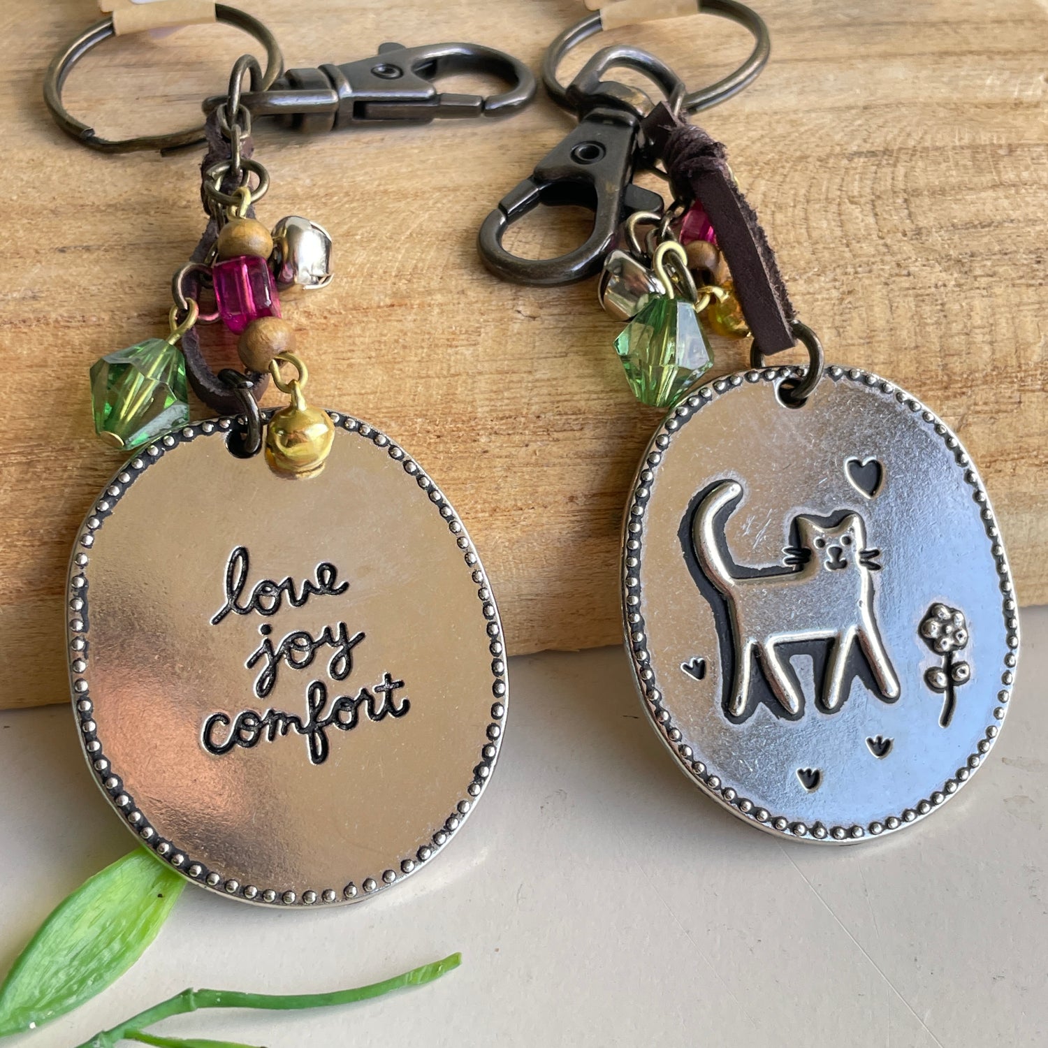 Love Joy Cat Keychain MAS000167