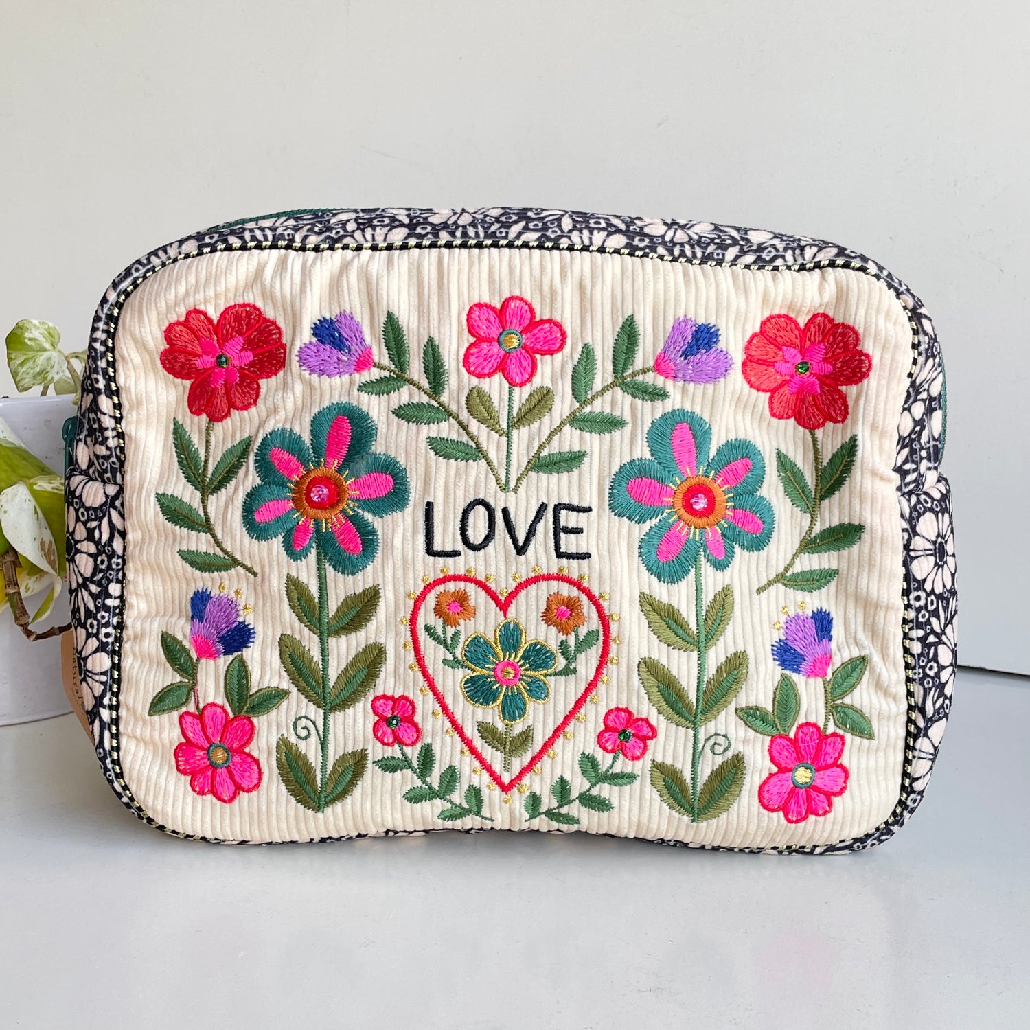 Embroidered Pouch Bag BAG000181
