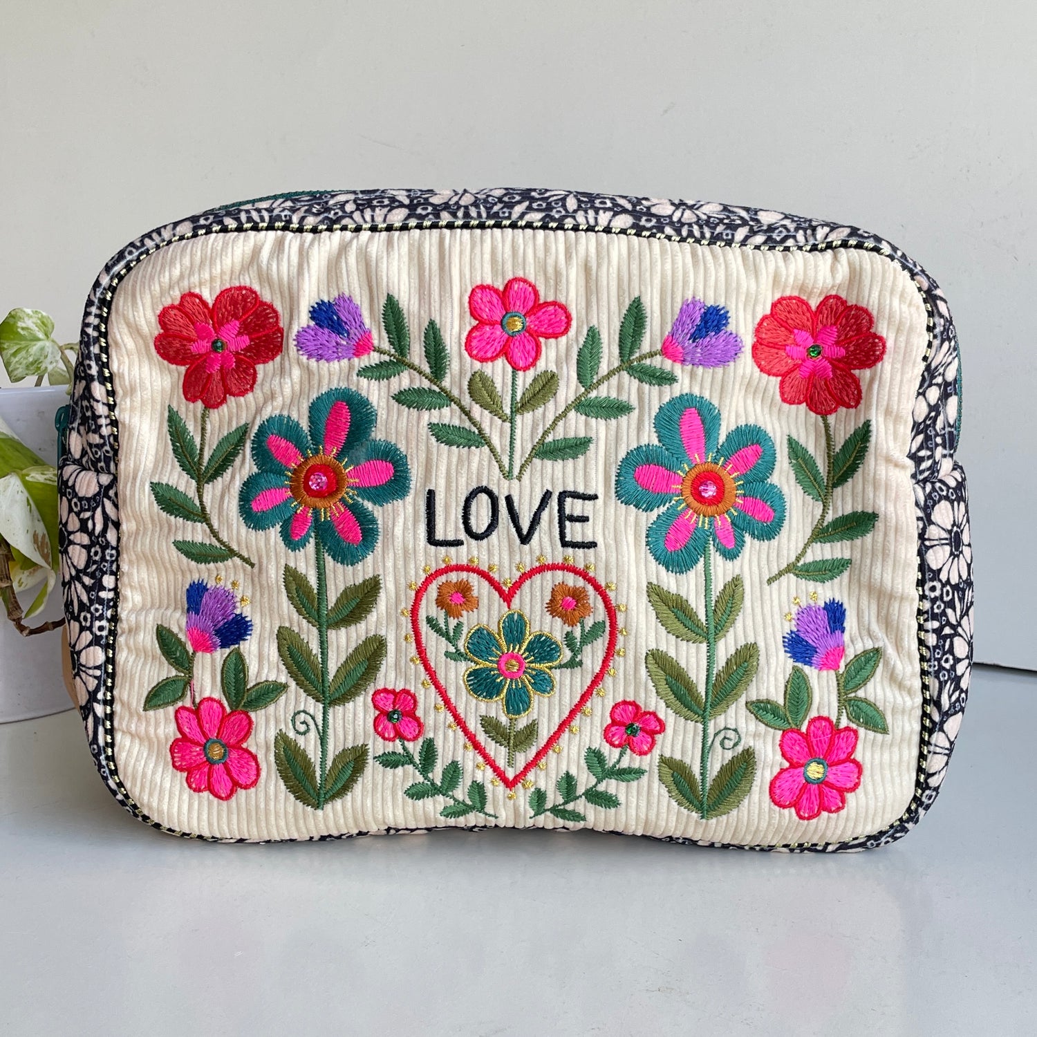 Embroidered Pouch Bag BAG000181