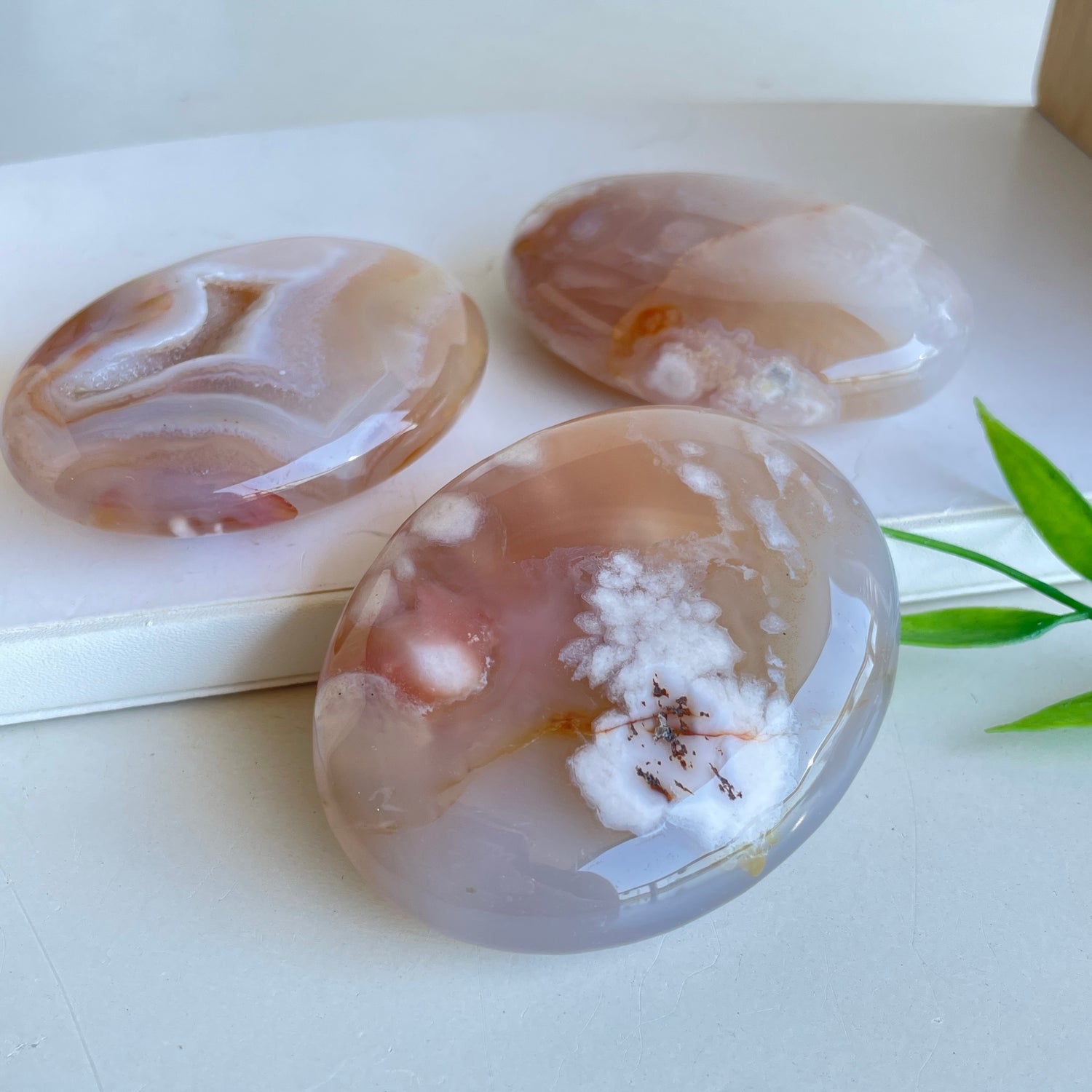 Flower Agate Palmstone