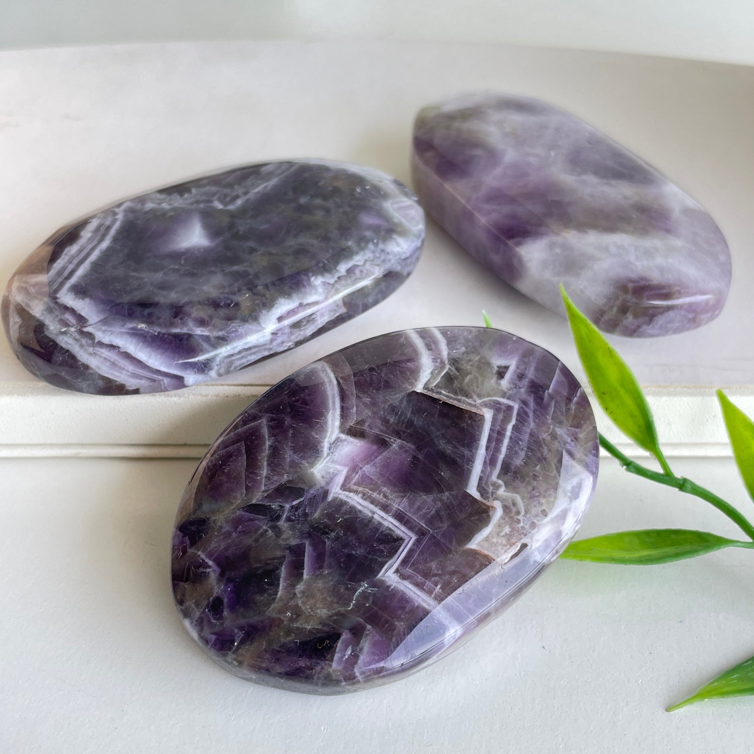 Chevron Amethyst Palmstone Med
