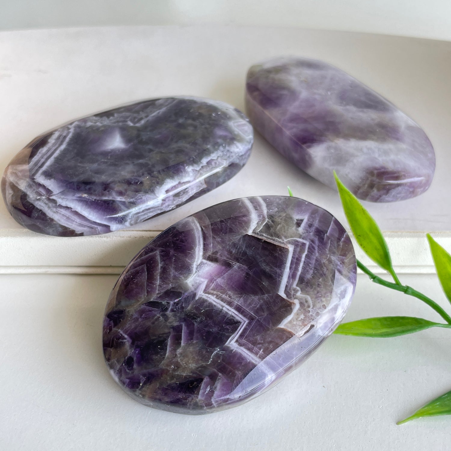 Chevron Amethyst Palmstone Med