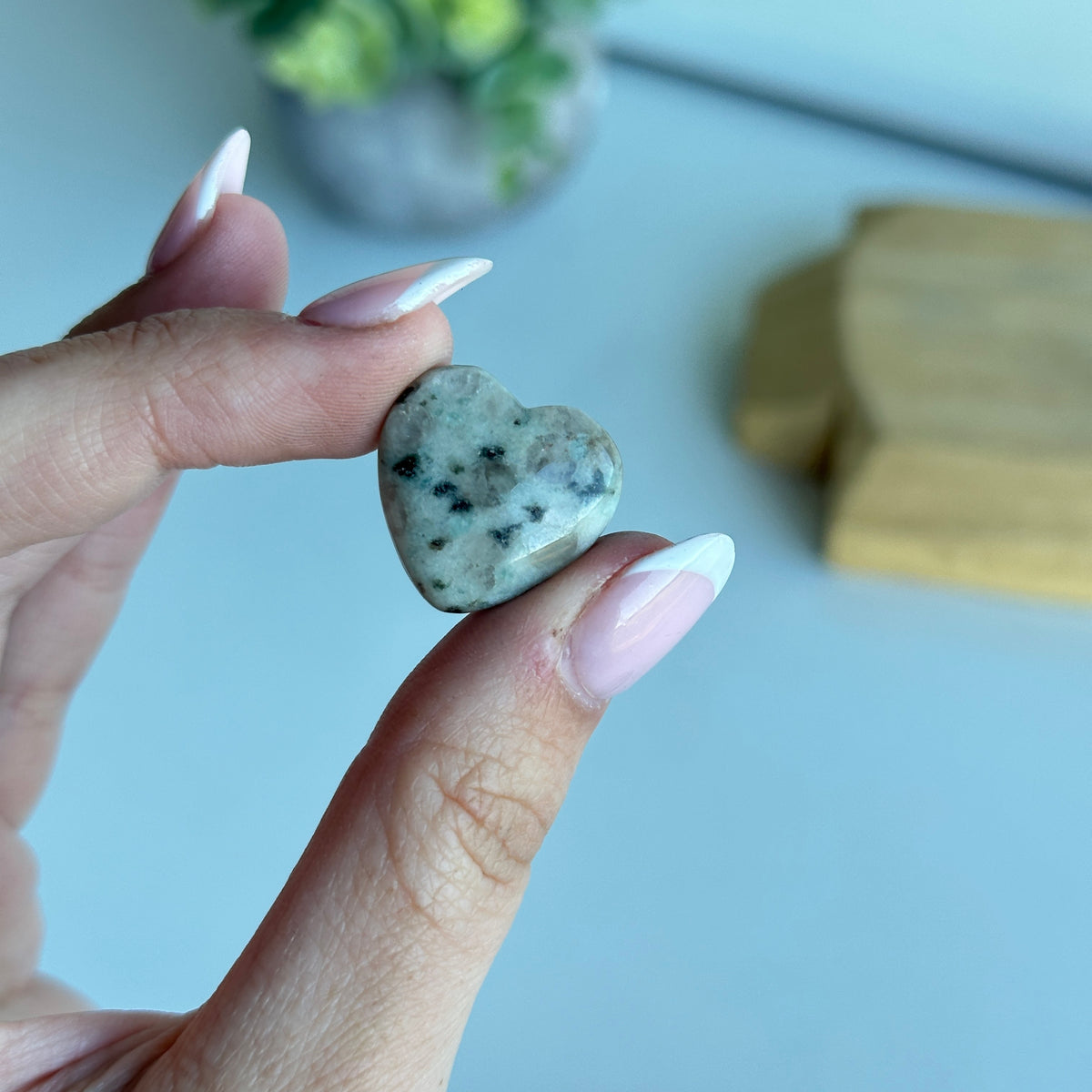 Kiwi Jasper Mini Heart 2cm