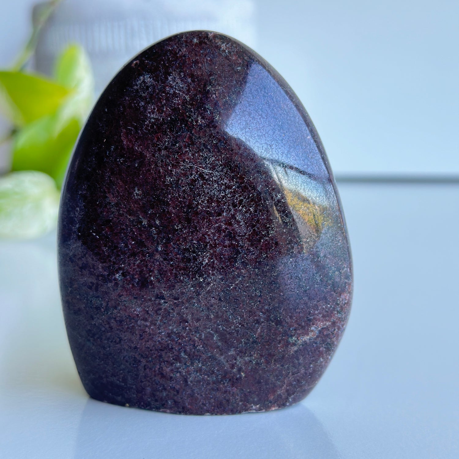 Garnet Freeform 9cm