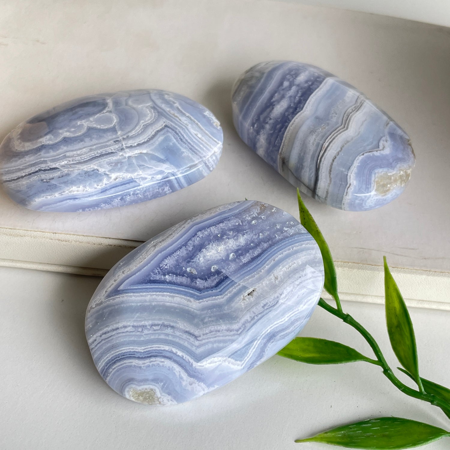 Blue Lace Agate Palmstone Med