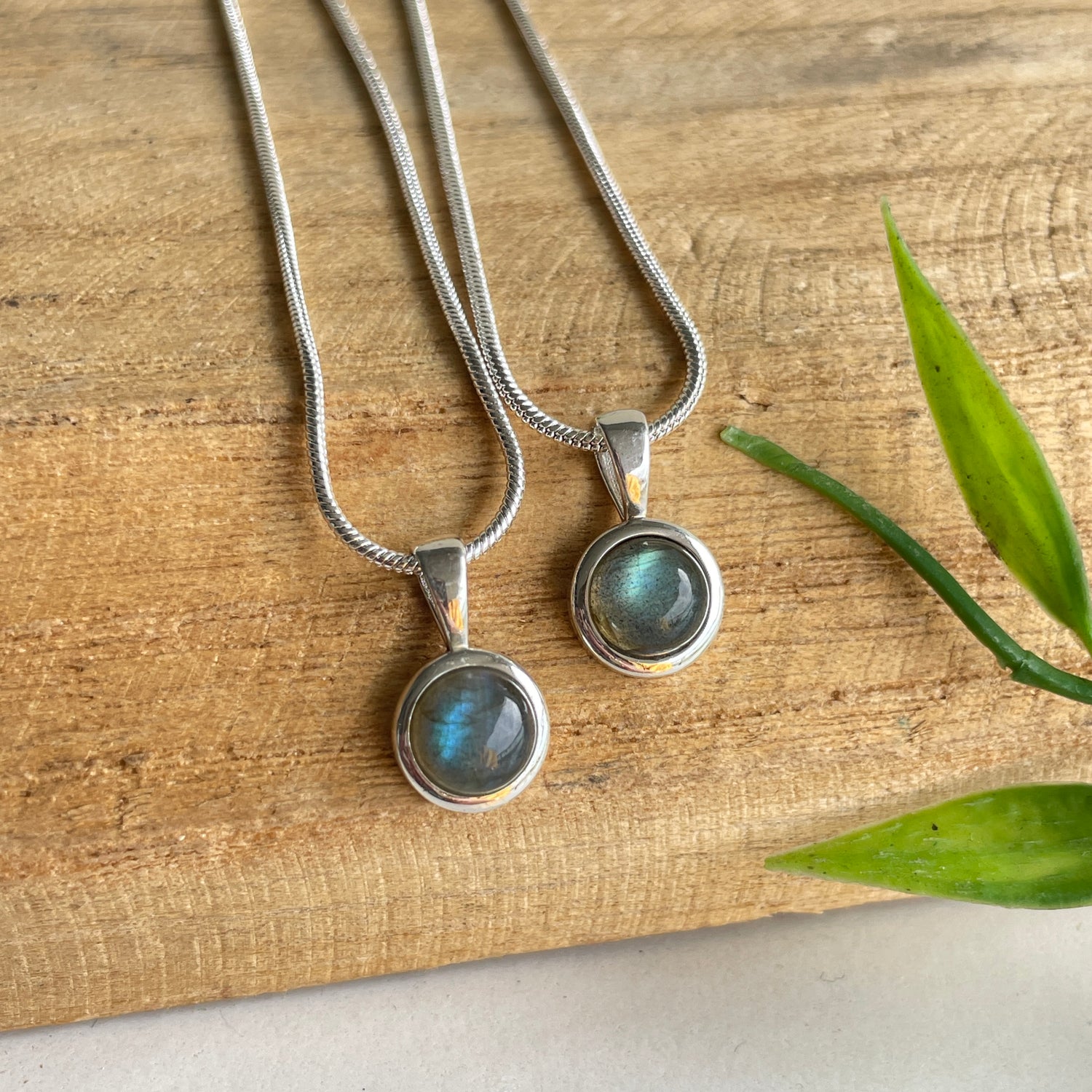 Labradorite Round Pendant