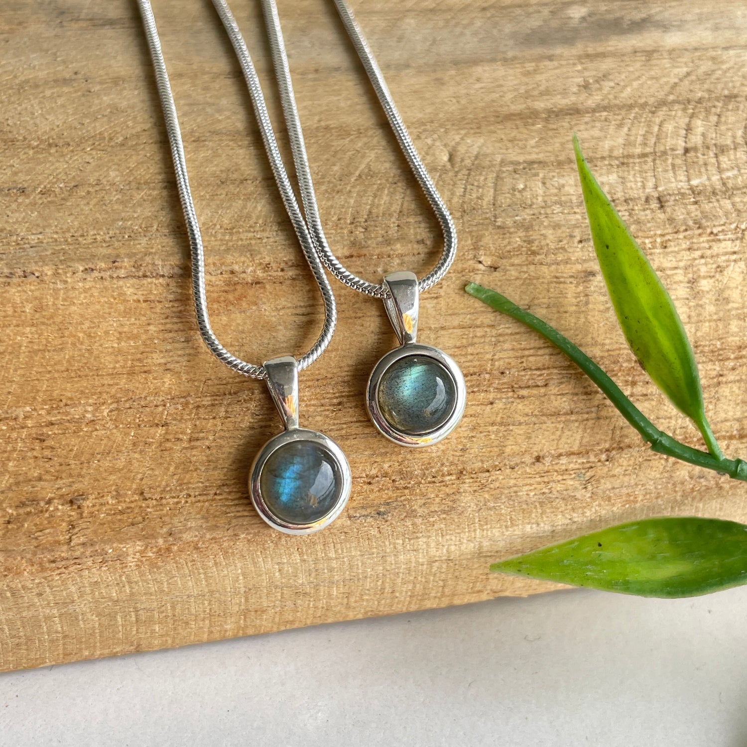 Labradorite Round Pendant