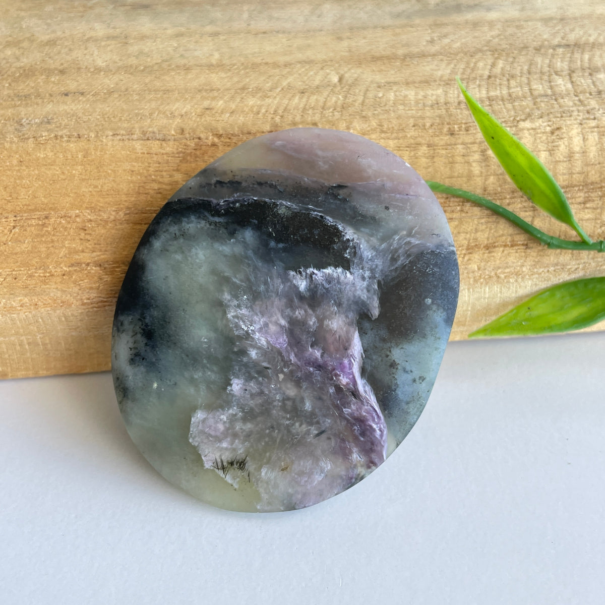 Charoite Palmstone 38g