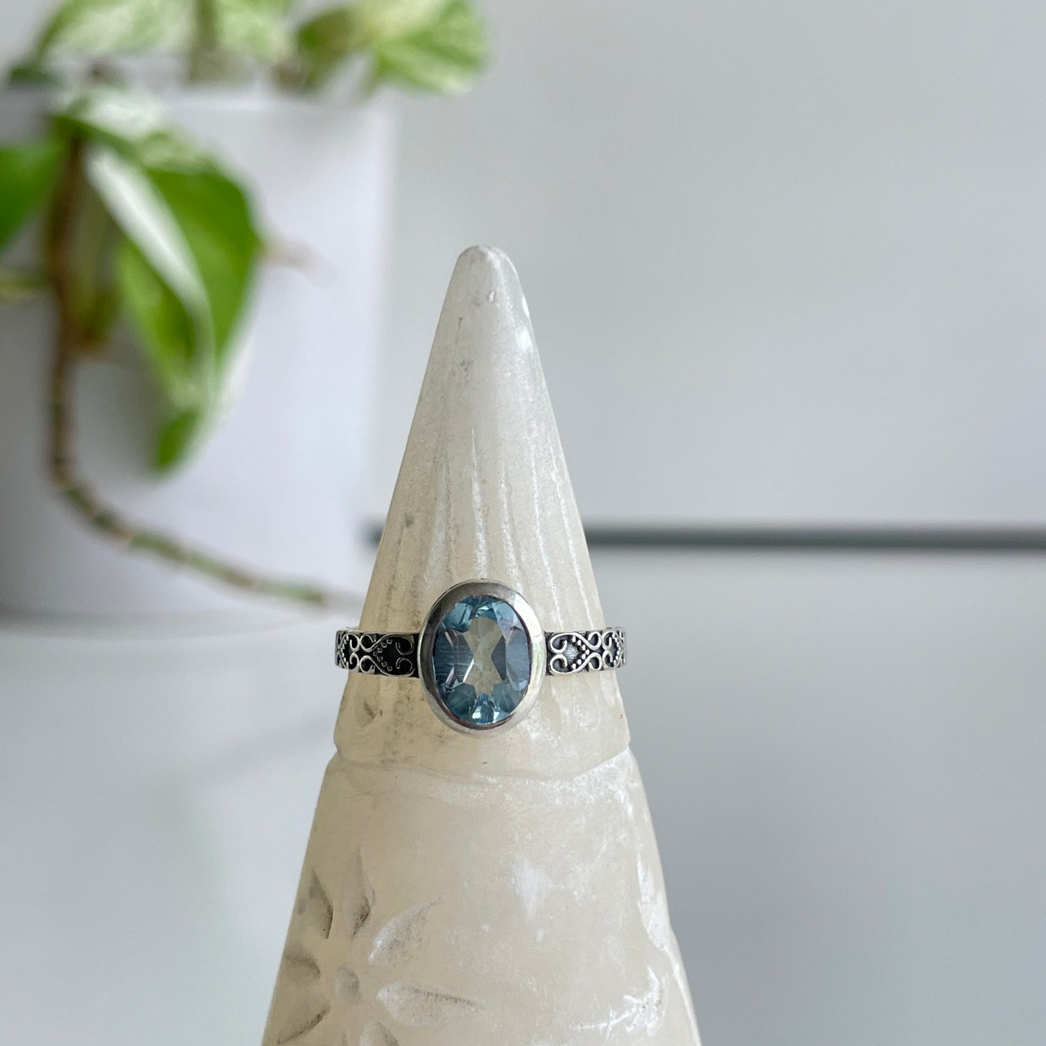 Blue Topaz Oval Ring Sz8