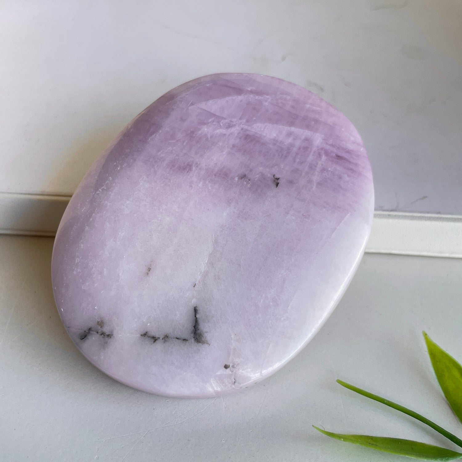 Kunzite Palmstone 140g