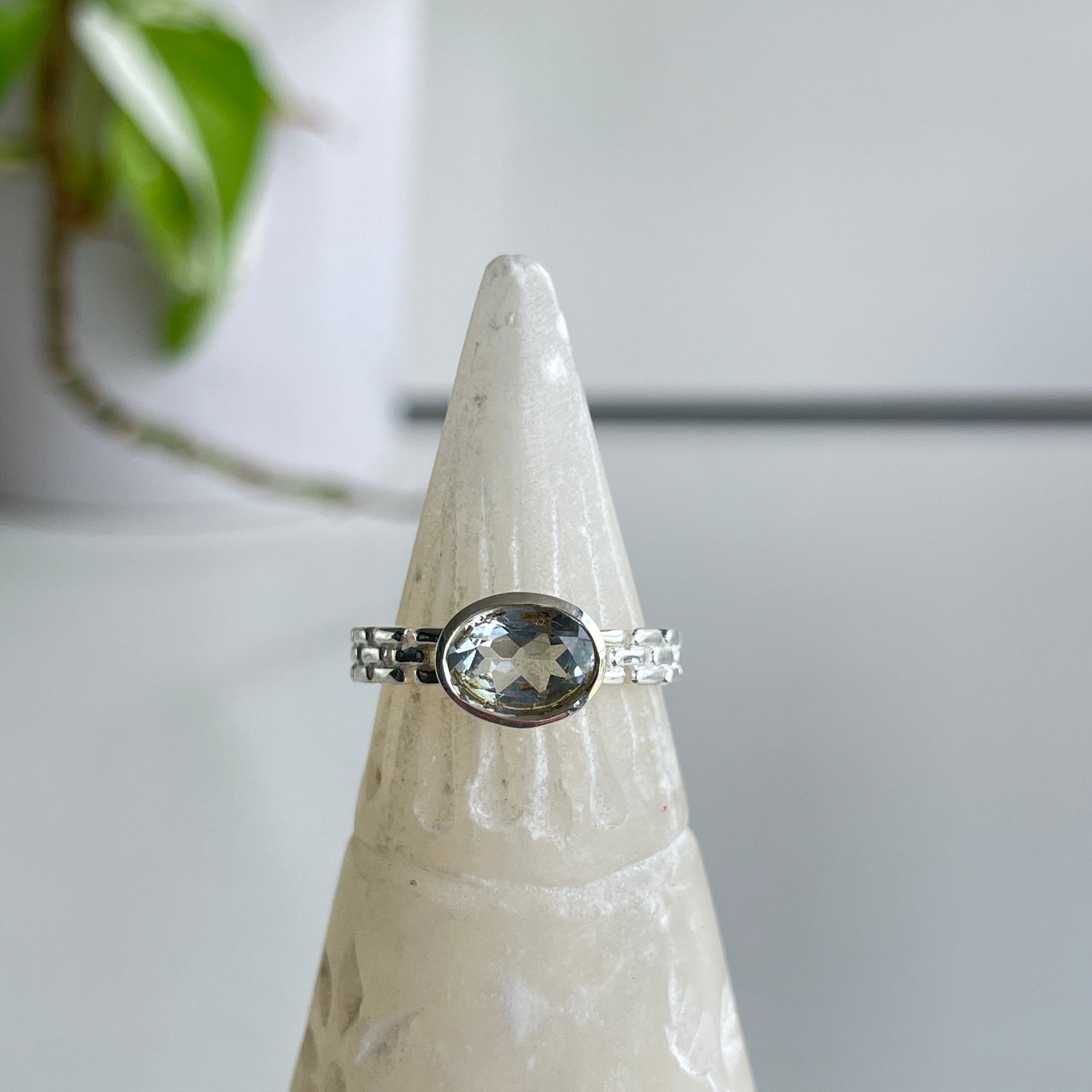 Green Amethyst Oval Ring Sz7