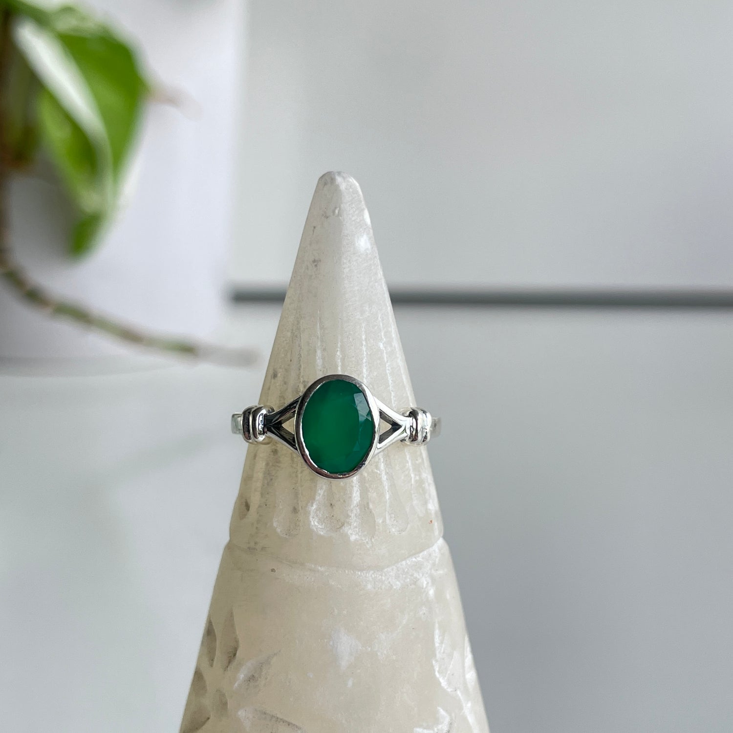 Green Onyx Oval Ring