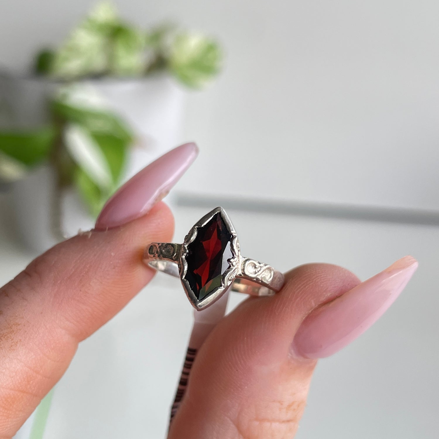 Garnet Marquise Ring Sz7.5