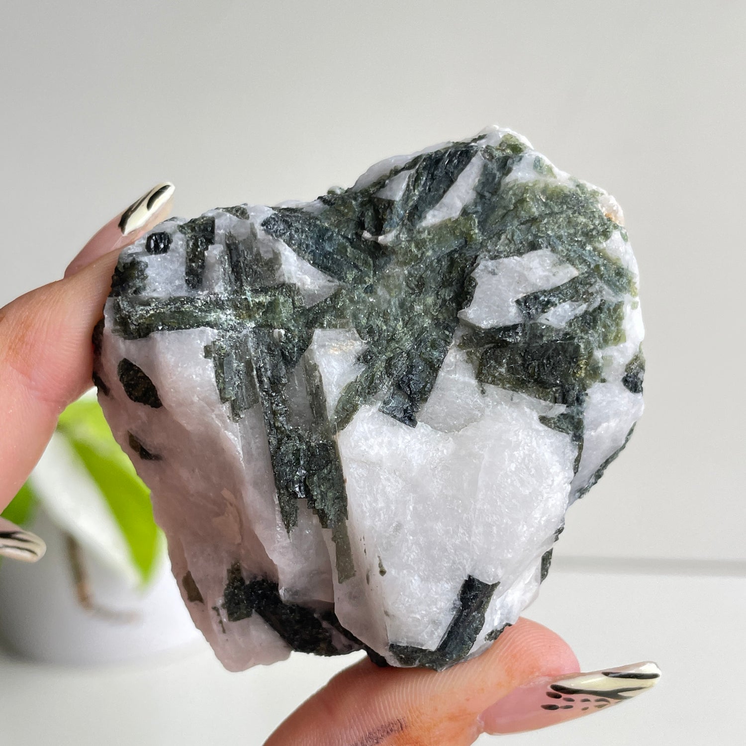 Green Tourmaline On Quartz Pce 152g