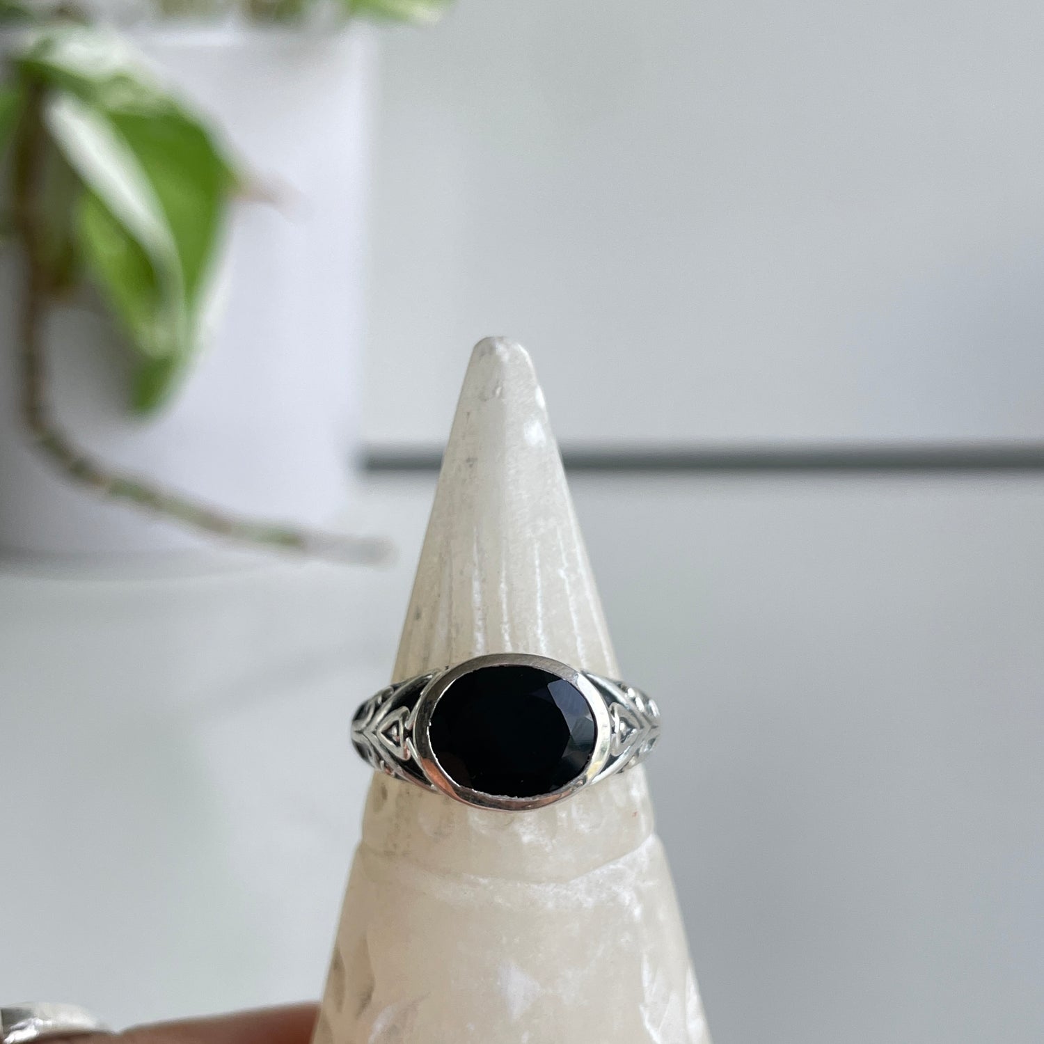Black Onyx Oval Ring Sz8