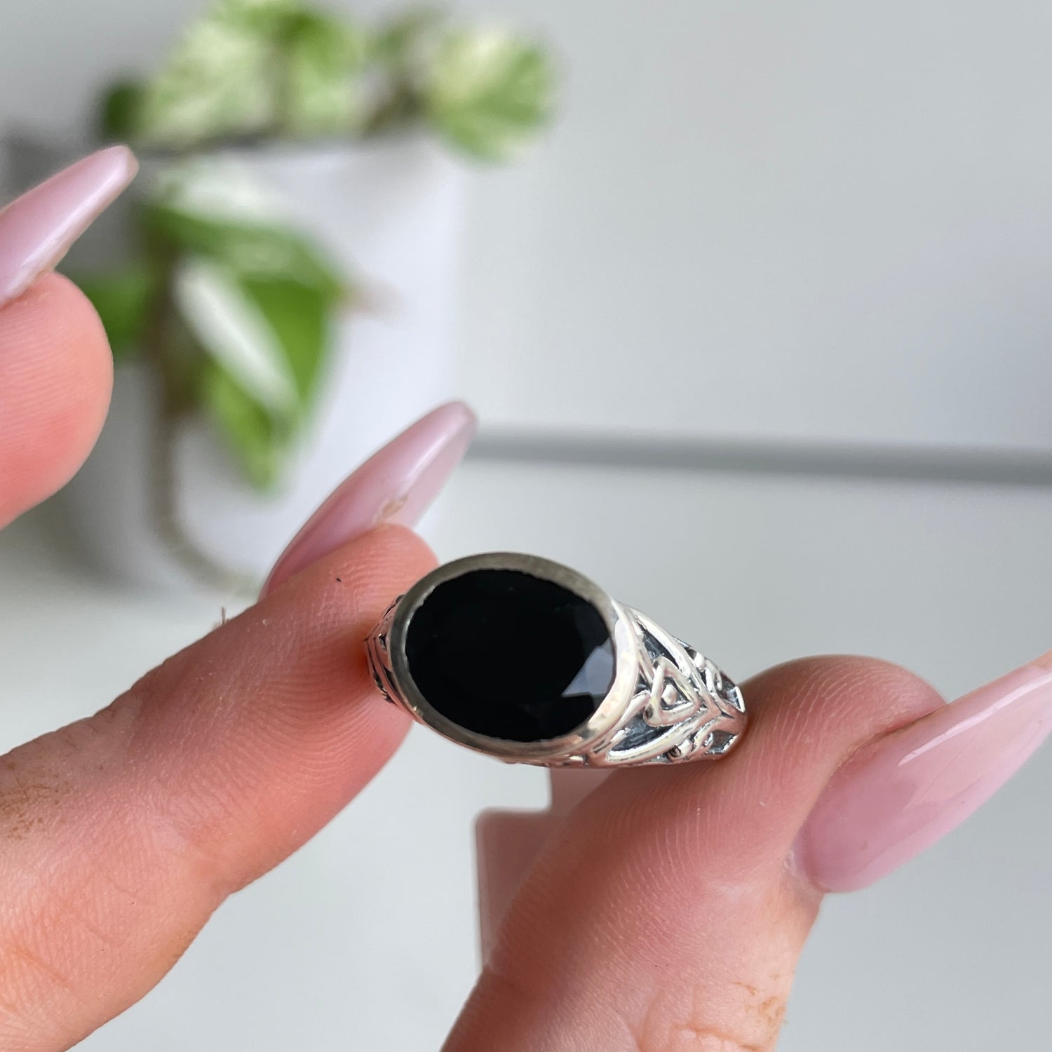 Black Onyx Oval Ring Sz8