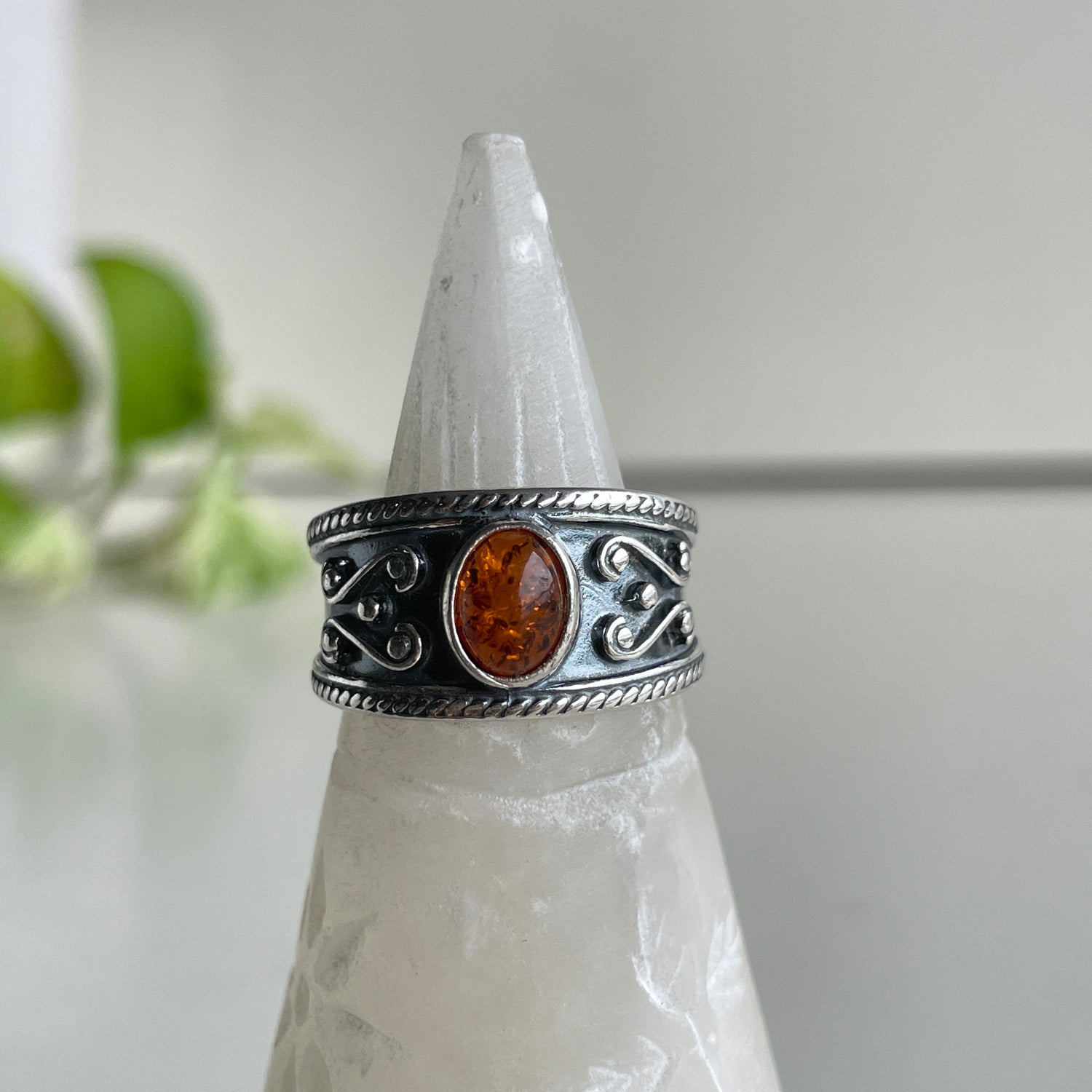 Amber Oval Ring Sz9