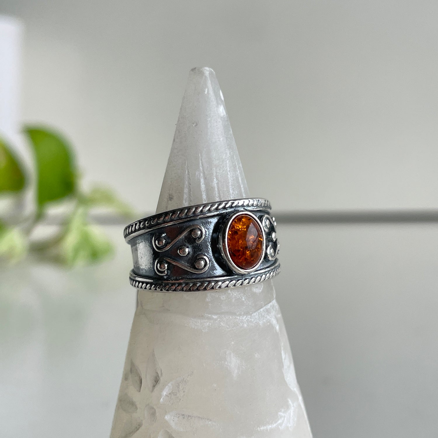 Amber Oval Ring Sz9