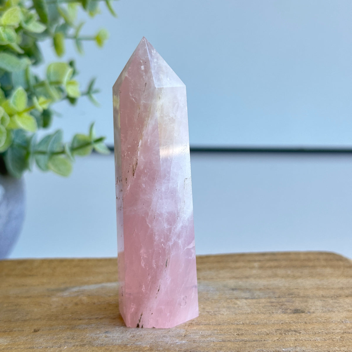 Rose Quartz Generator 8.3cm