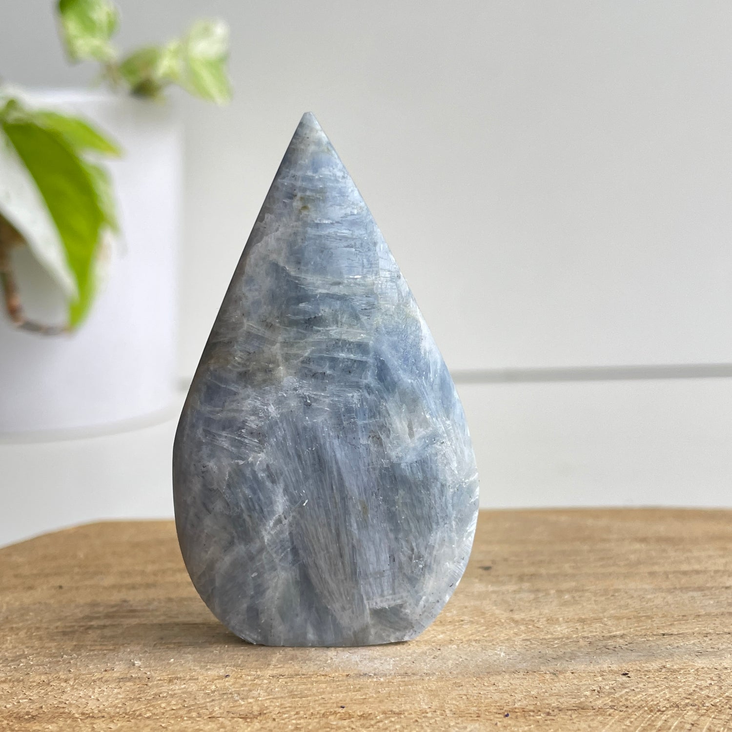 Blue Kyanite Flame 6.6cm