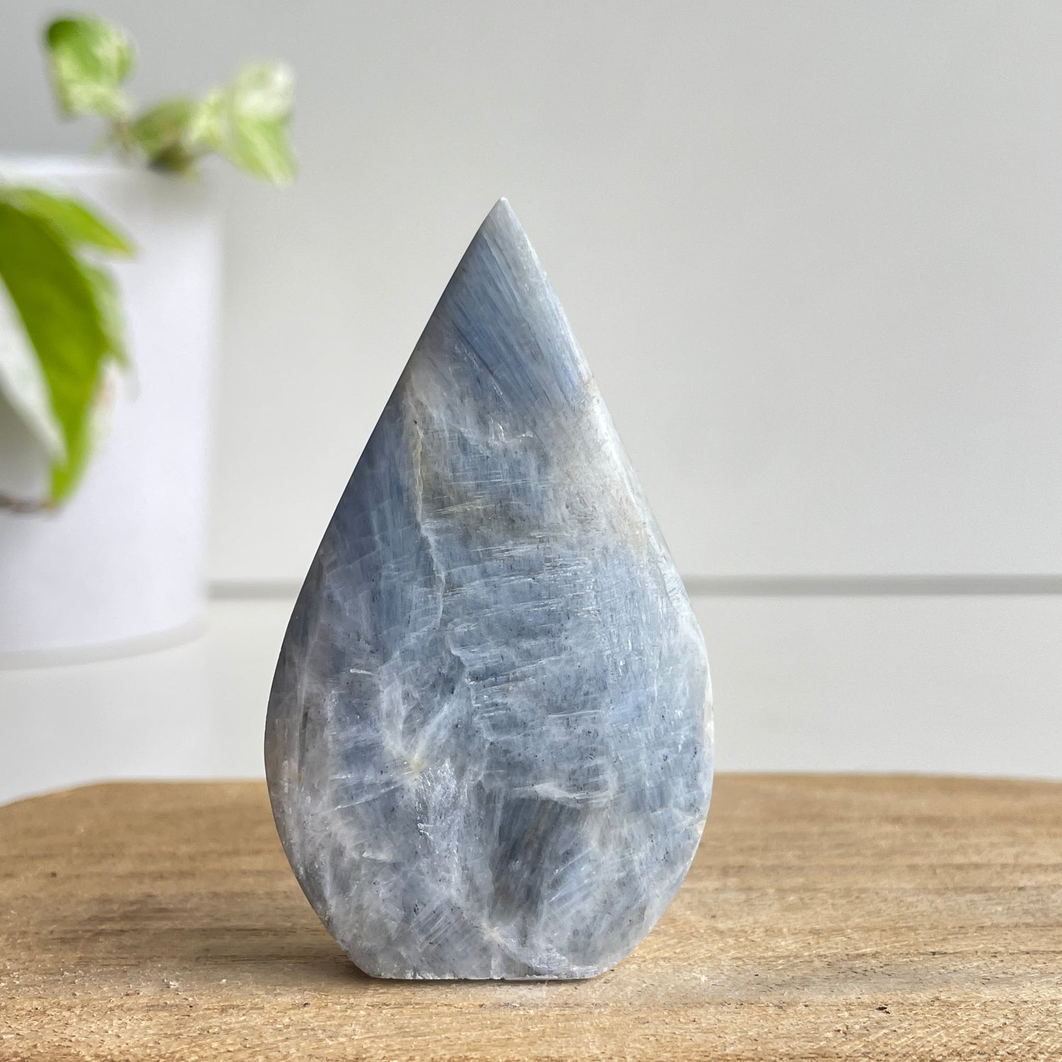Blue Kyanite Flame 6.6cm