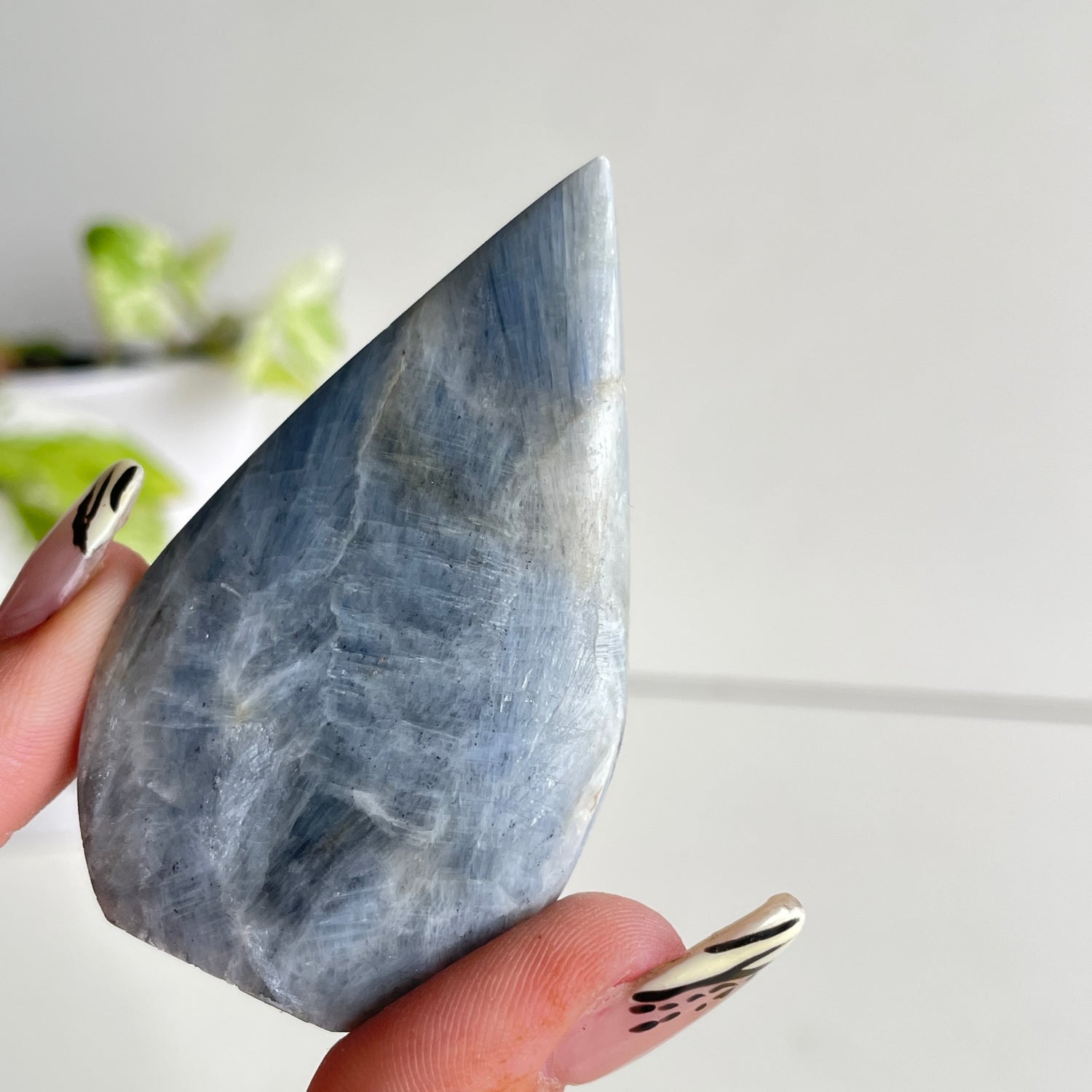 Blue Kyanite Flame 6.6cm