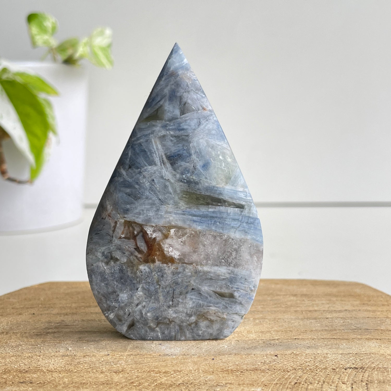 Blue Kyanite Flame 8.7cm