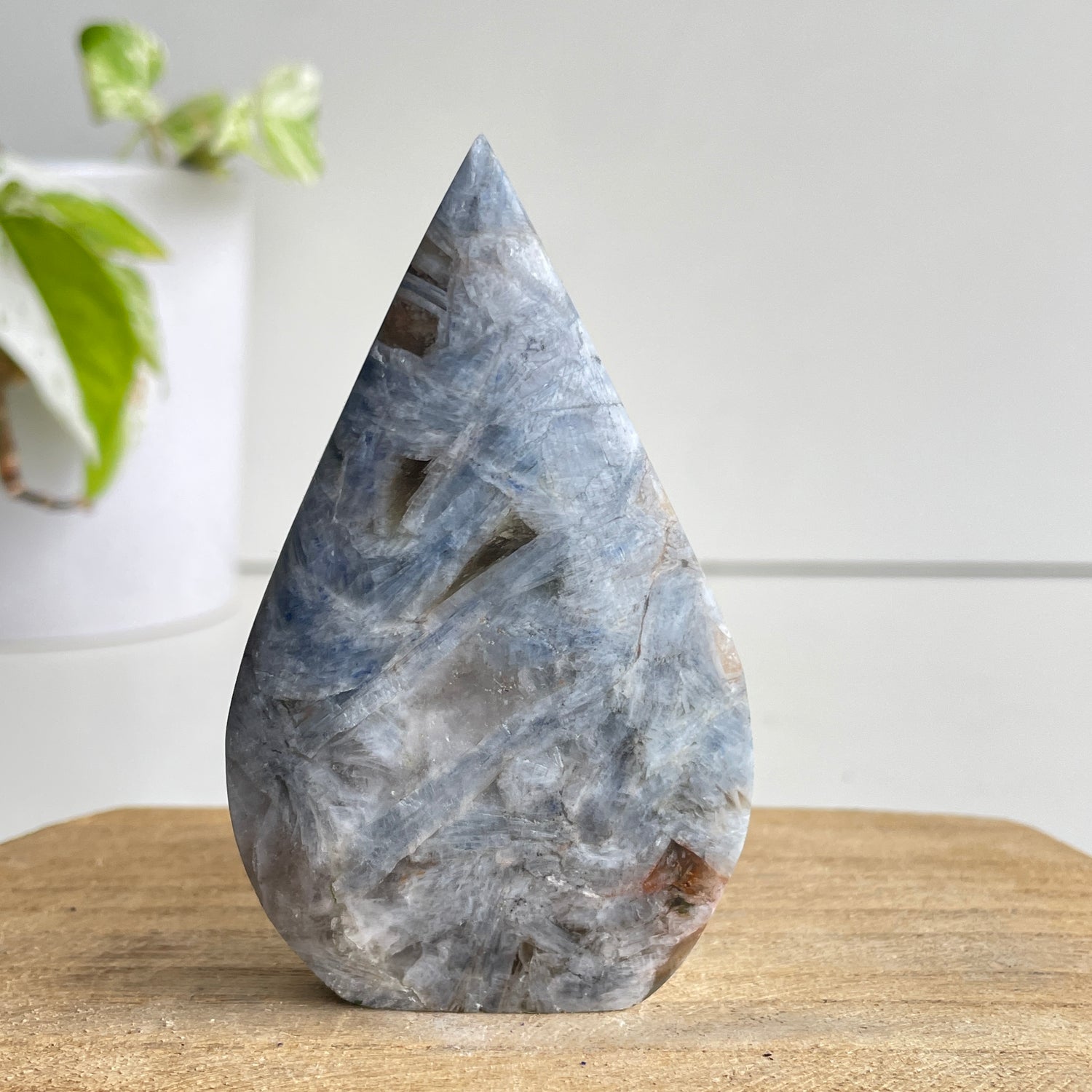 Blue Kyanite Flame 8.7cm