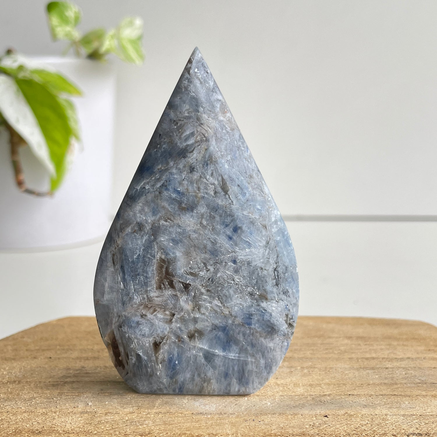 Blue Kyanite Flame 8.8cm